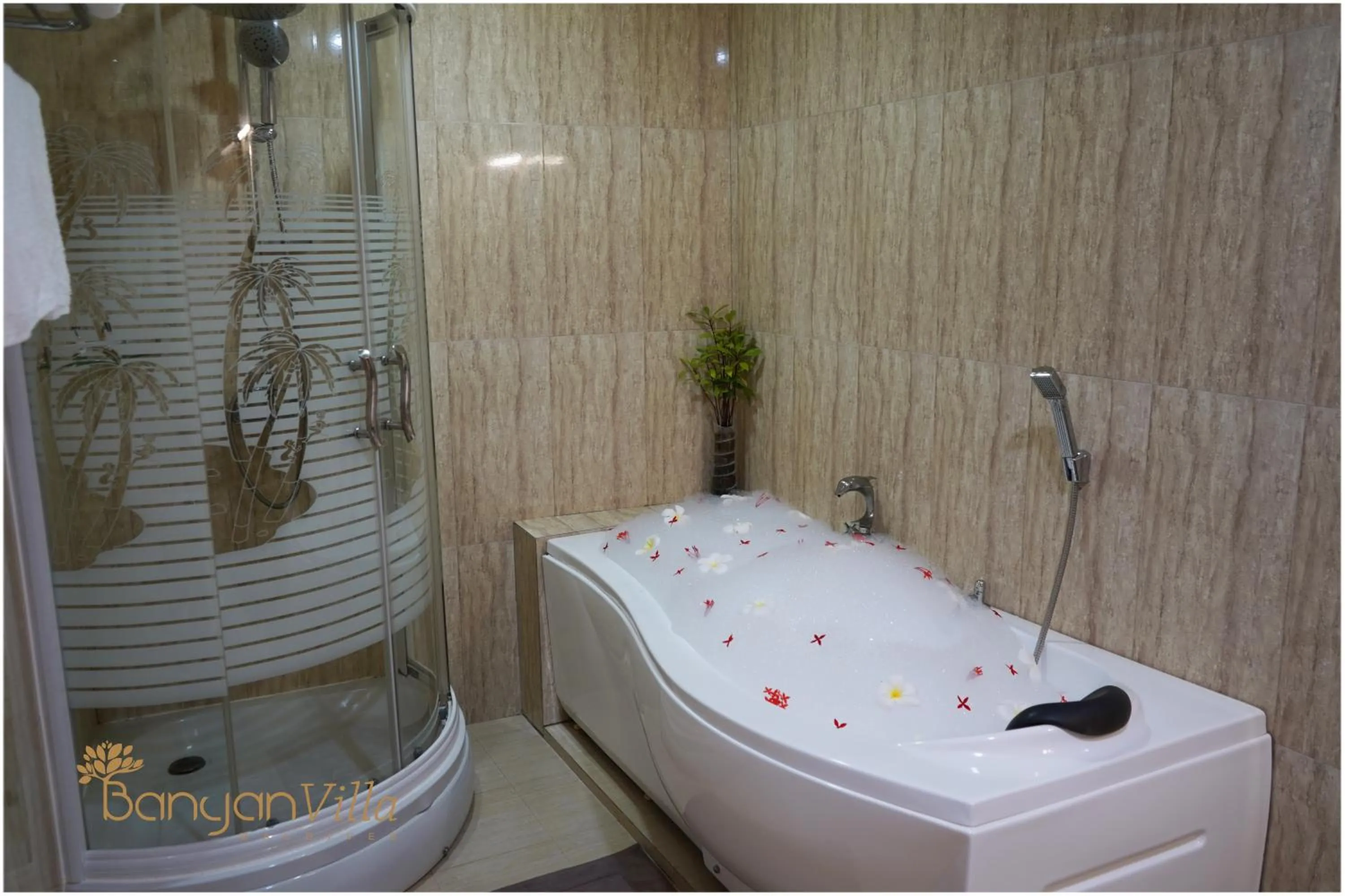 Bathroom in Banyan Villa Maldives Dhangethi