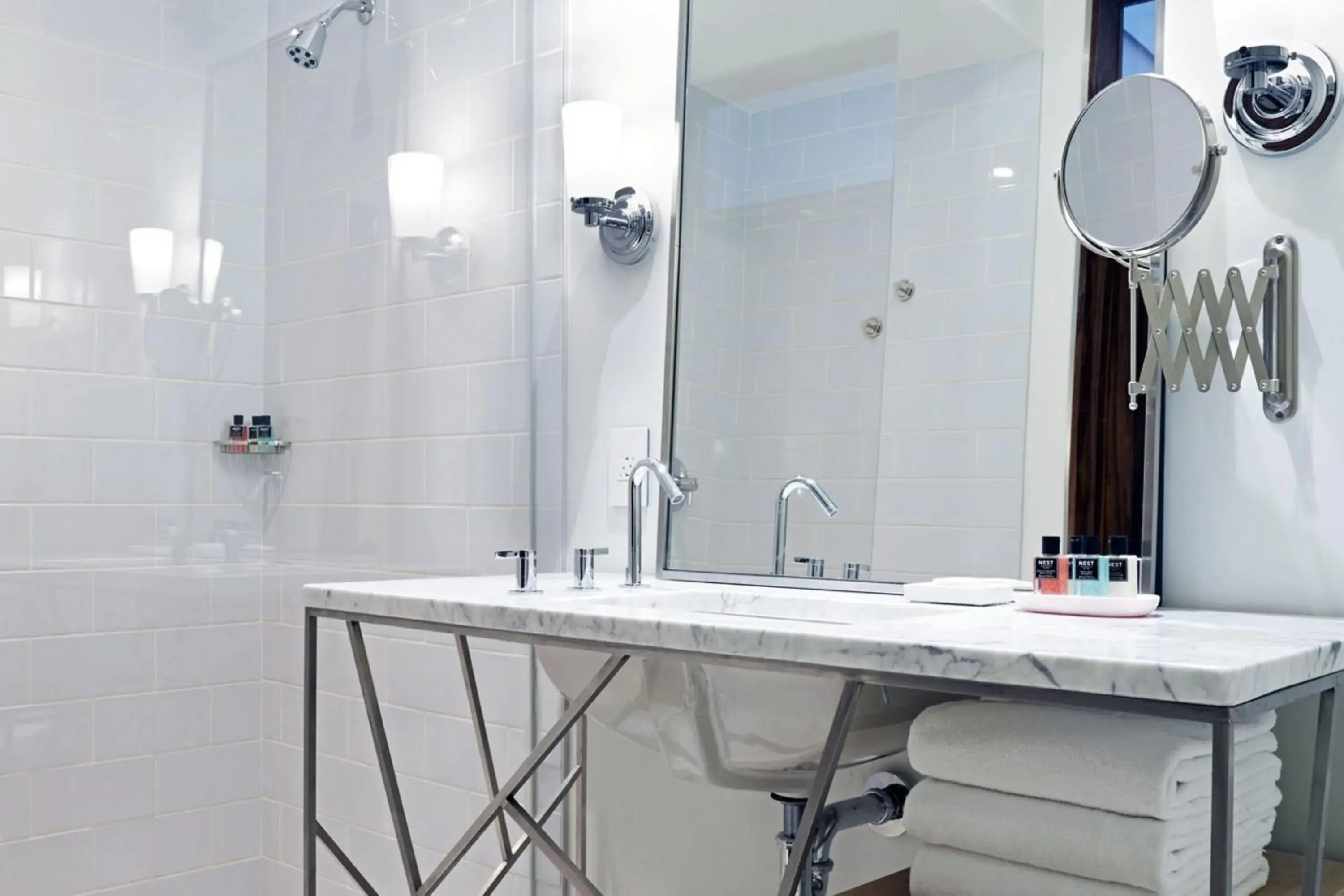 Double Room - Disability Access in Quirk Hotel Richmond Double Room - Disability Access in Quirk Hotel Richmond