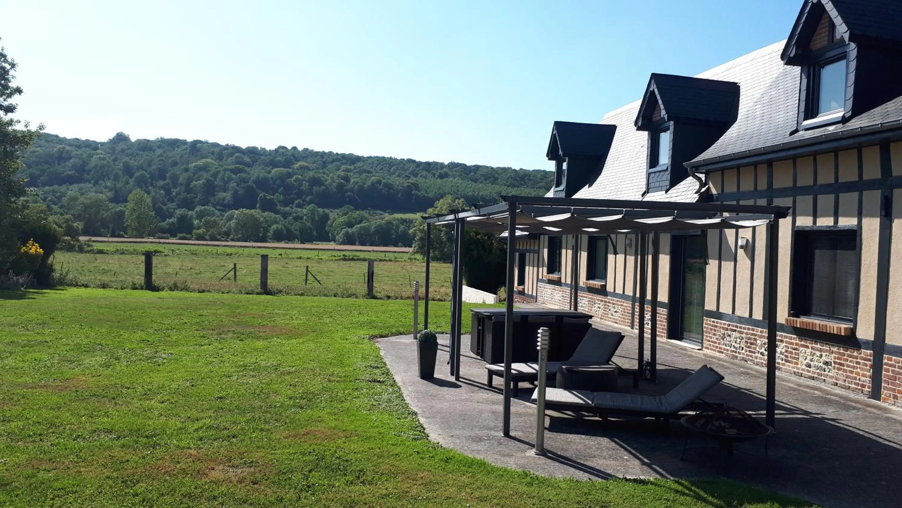 Property building in La Longère Des Nuits De Varenne
