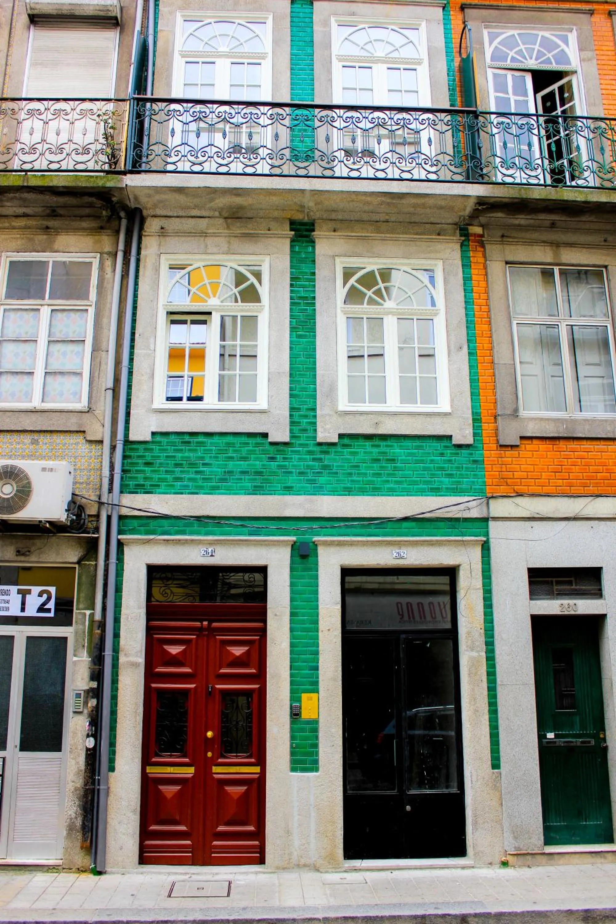 Facade/entrance in Oporto Trendy Heritage