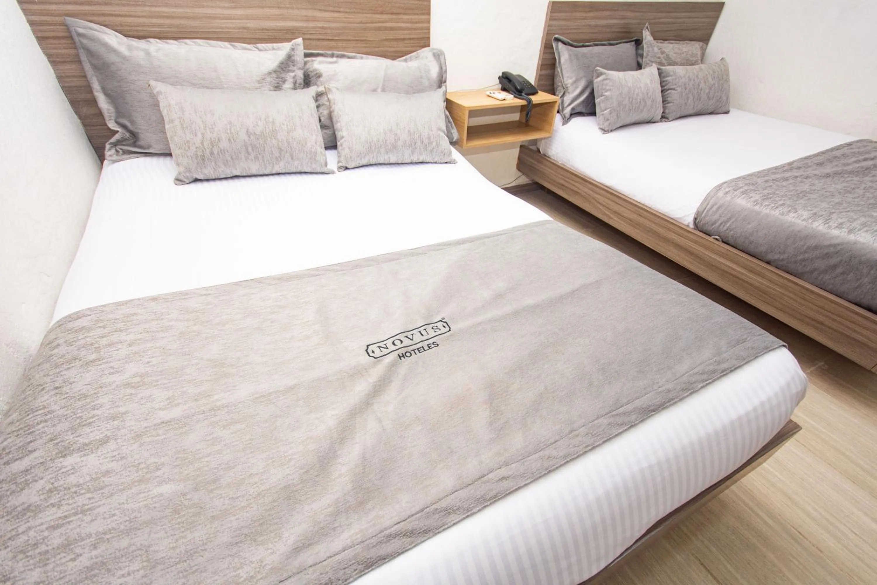 Bedroom, Bed in Novus Laureles