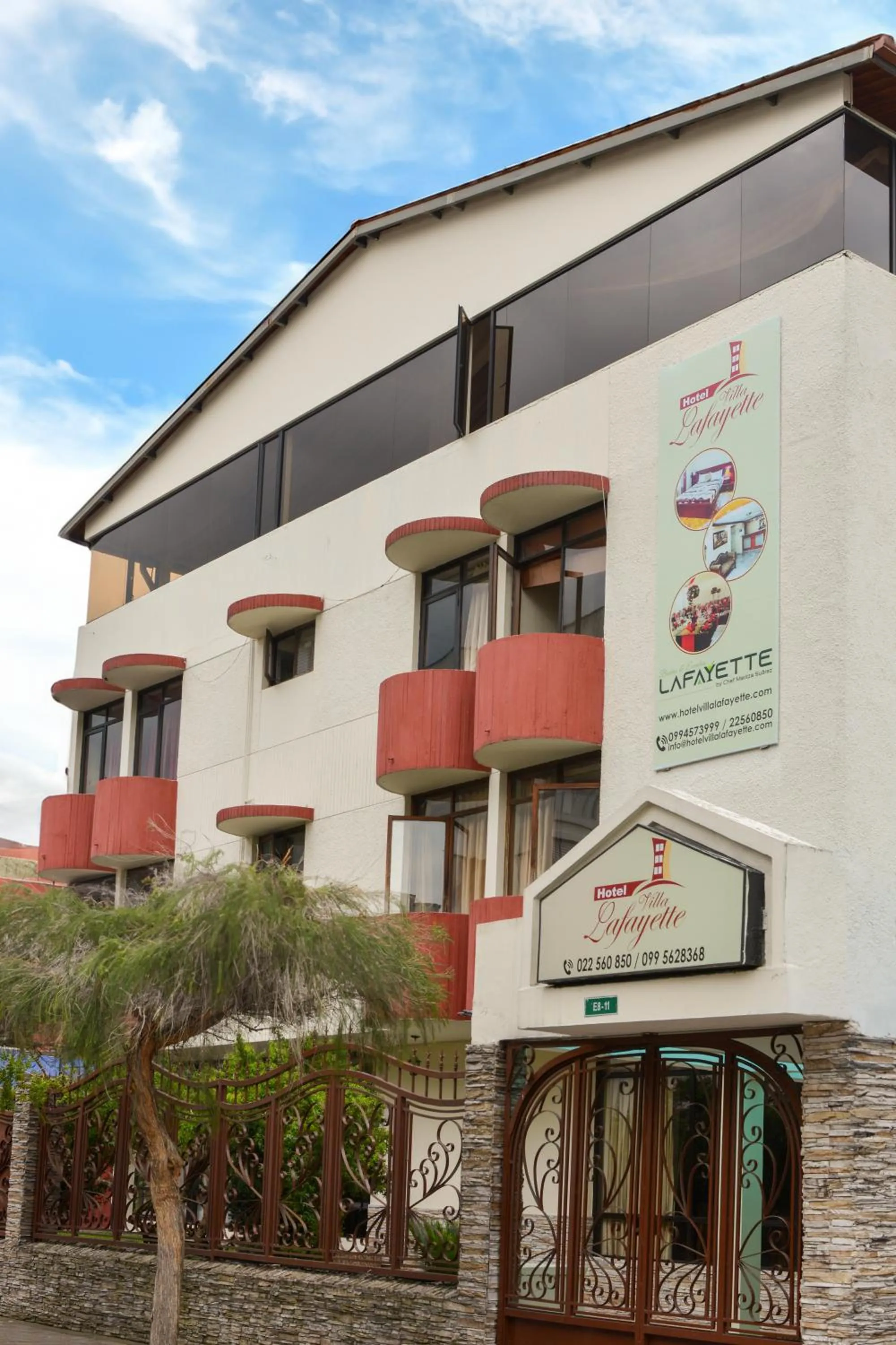 Property building in Hotel Villa Lafayette