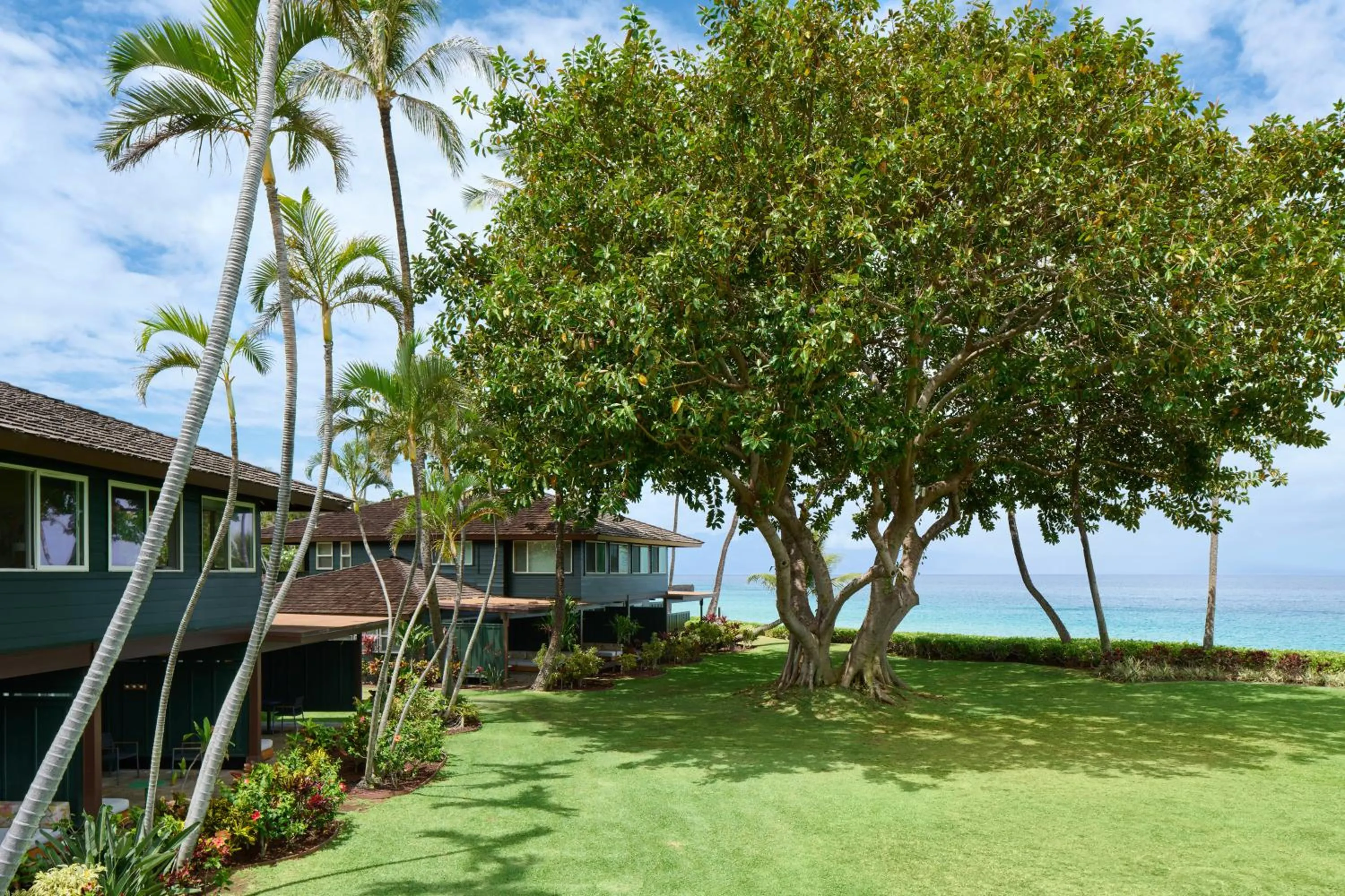 Property building in Royal Lahaina Bungalows & Spa