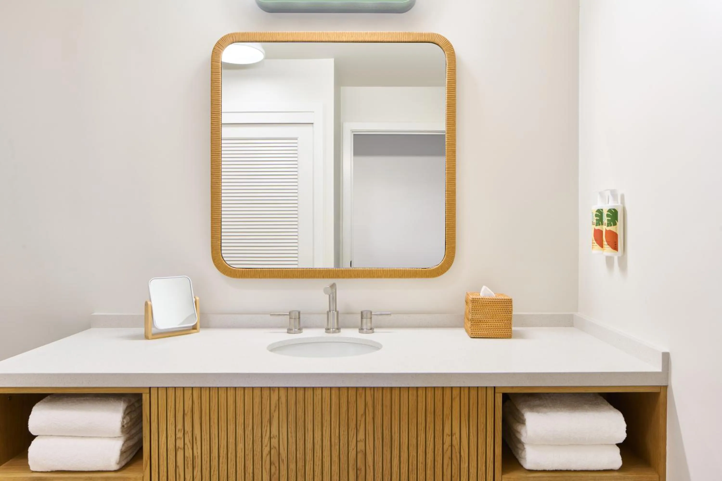 Bathroom in Royal Lahaina Bungalows & Spa