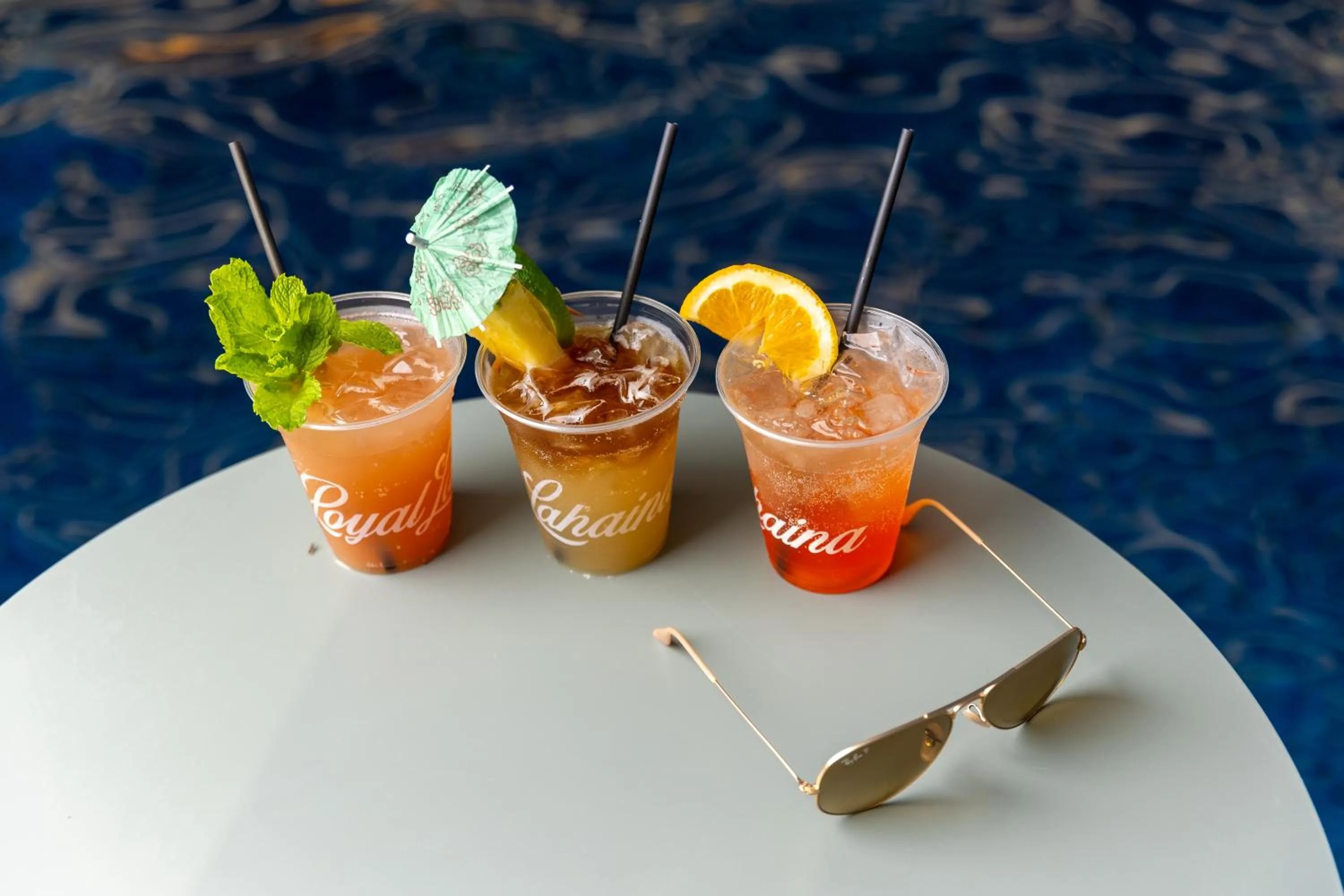 Lounge or bar in Royal Lahaina Bungalows & Spa