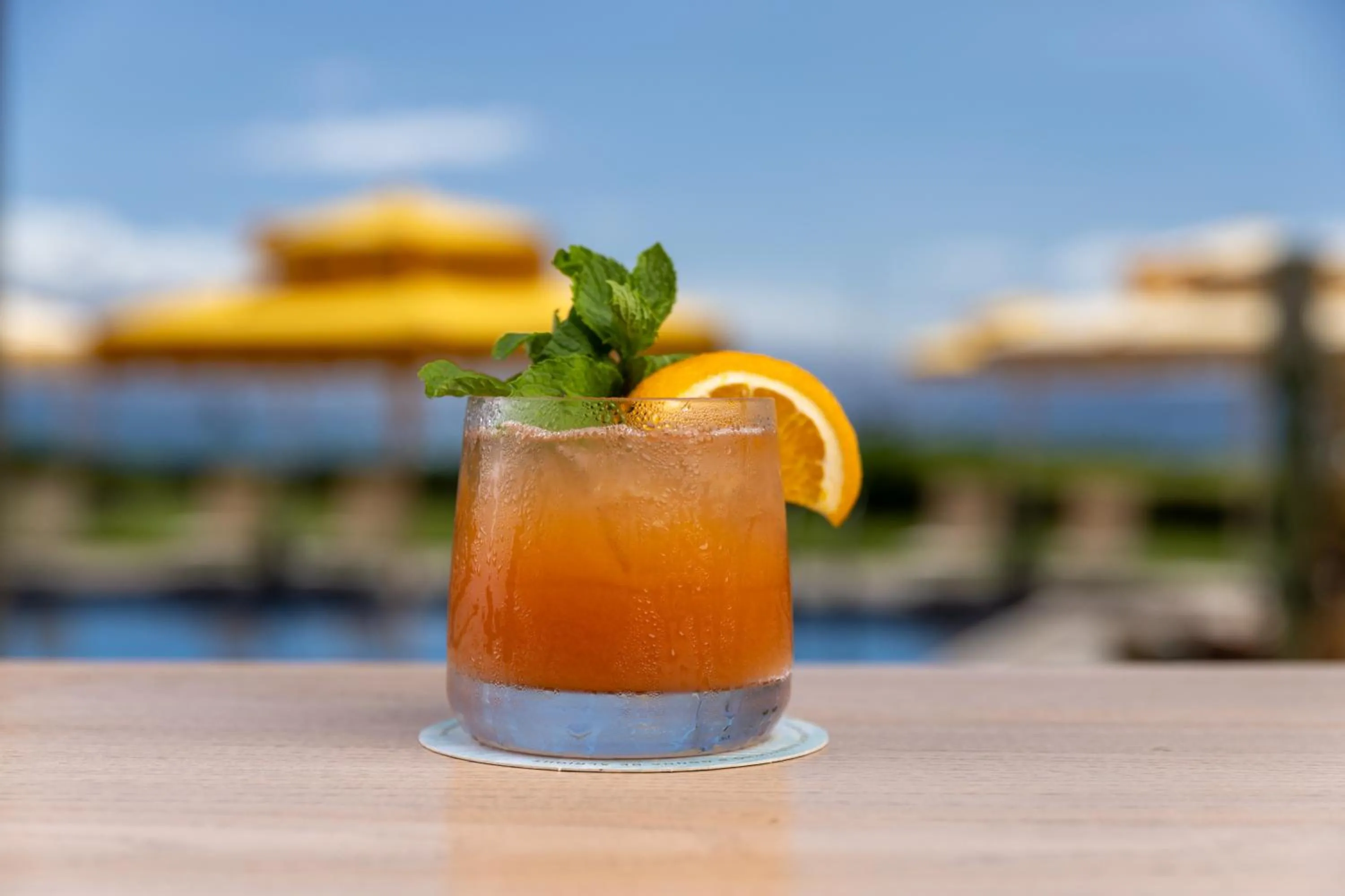 Lounge or bar in Royal Lahaina Bungalows & Spa