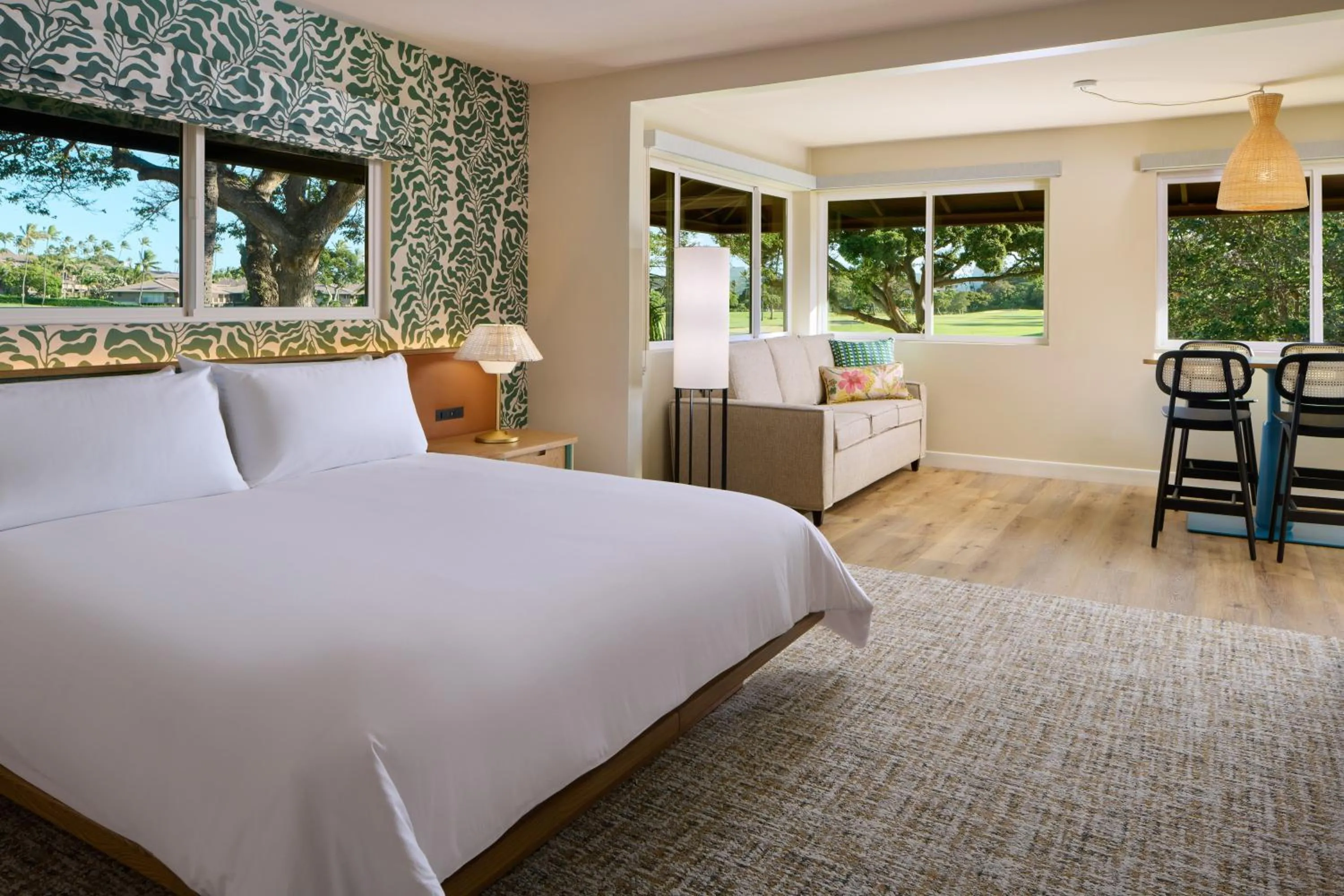 View (from property/room), Bed in Royal Lahaina Bungalows & Spa