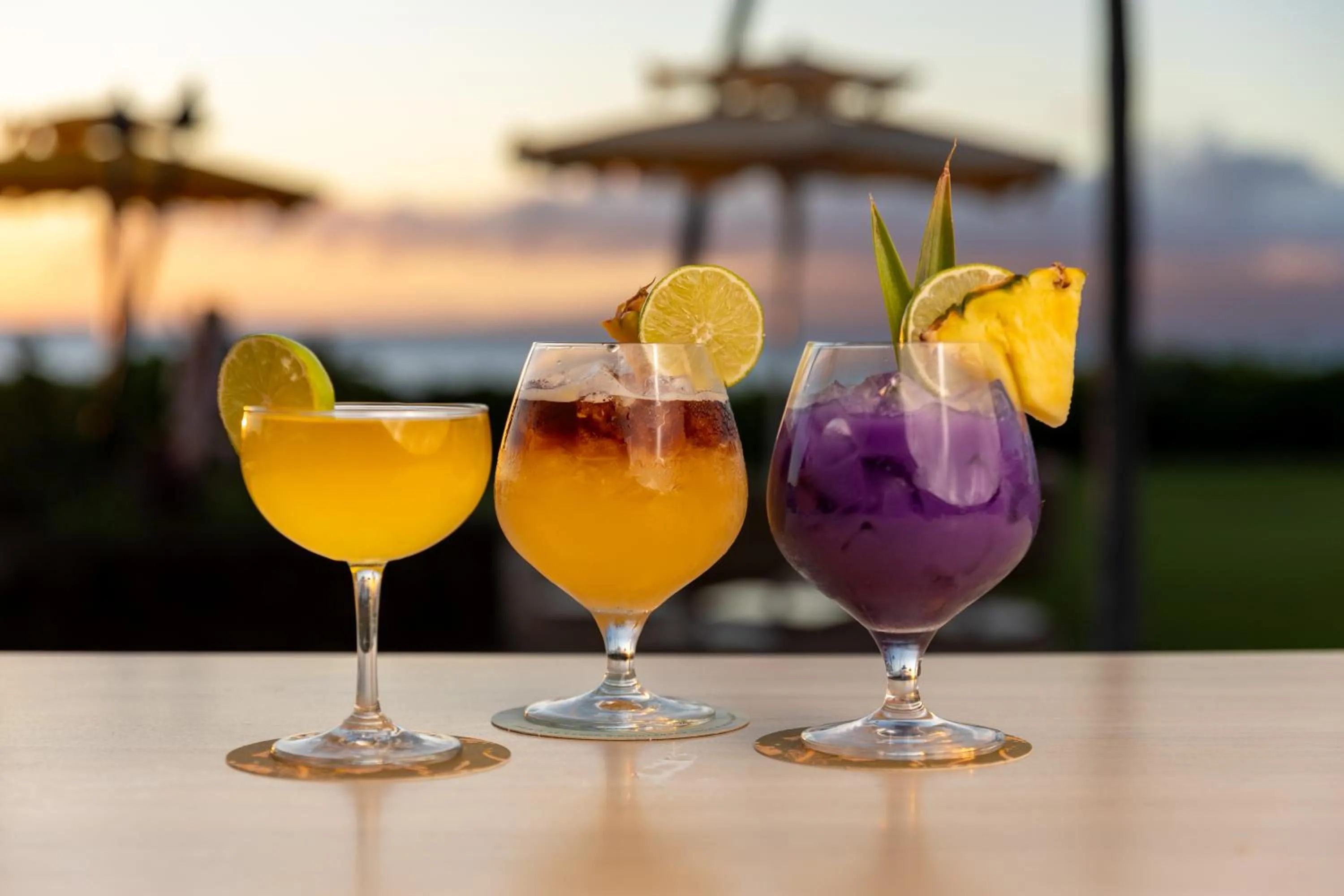 Lounge or bar in Royal Lahaina Bungalows & Spa