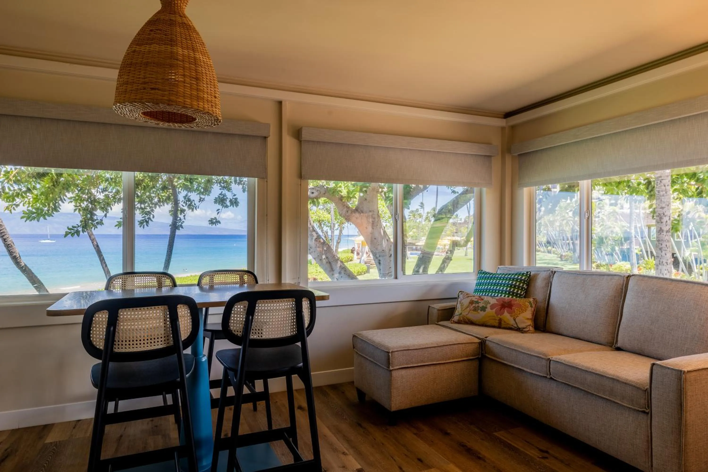 Seating area in Royal Lahaina Bungalows & Spa