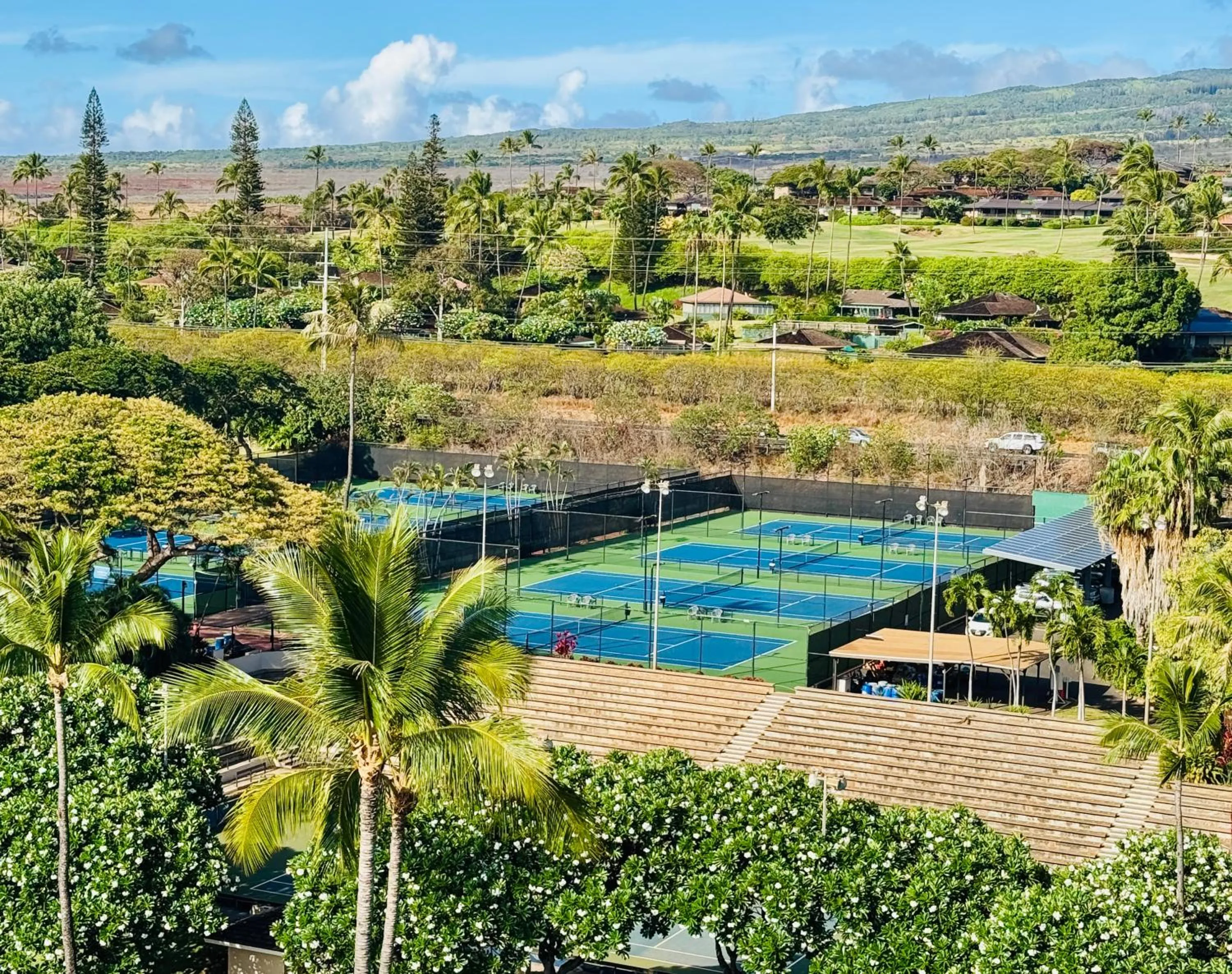 Tennis court in Royal Lahaina Bungalows & Spa
