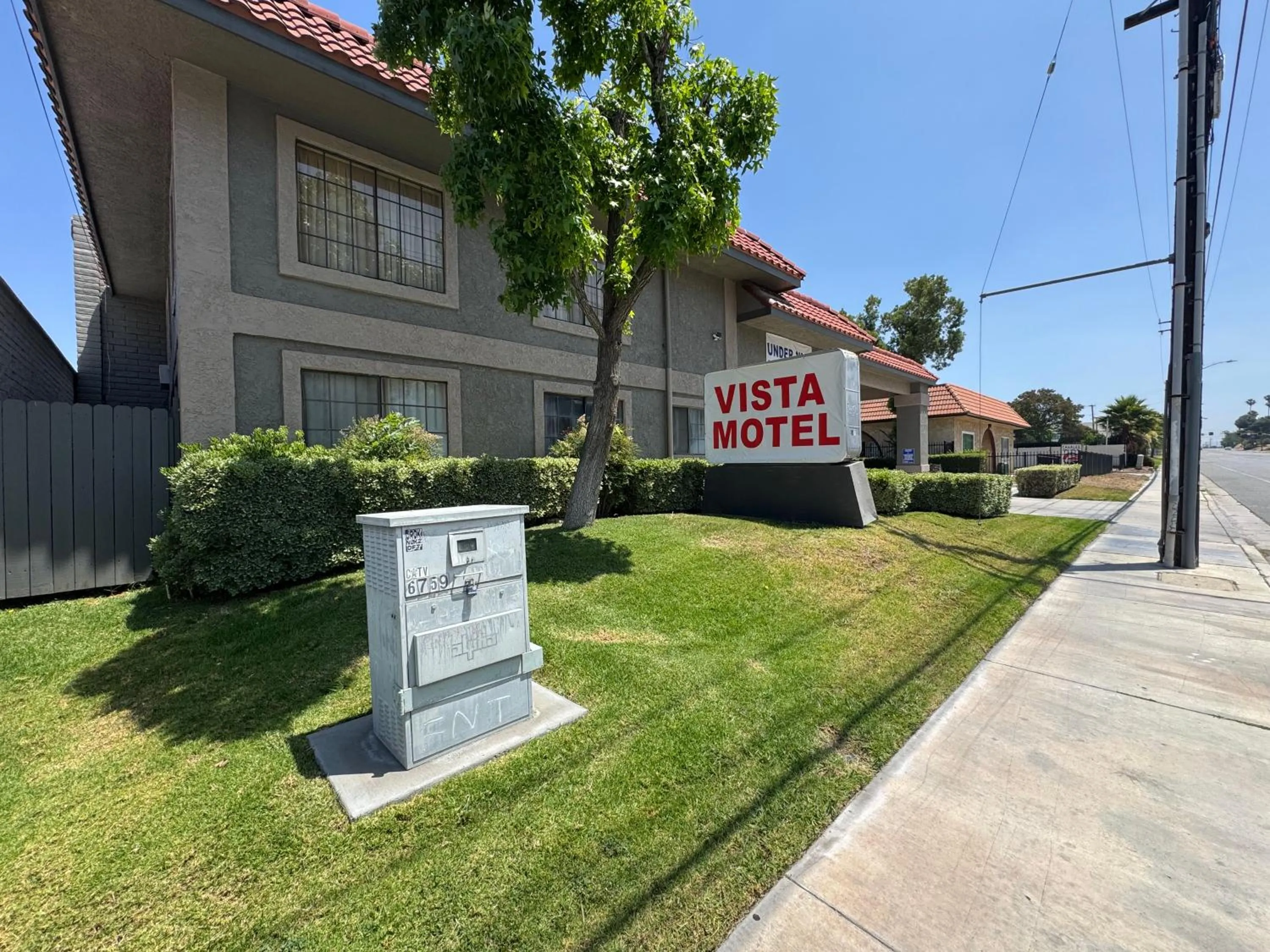 Property building in Vista Motel - Riverside