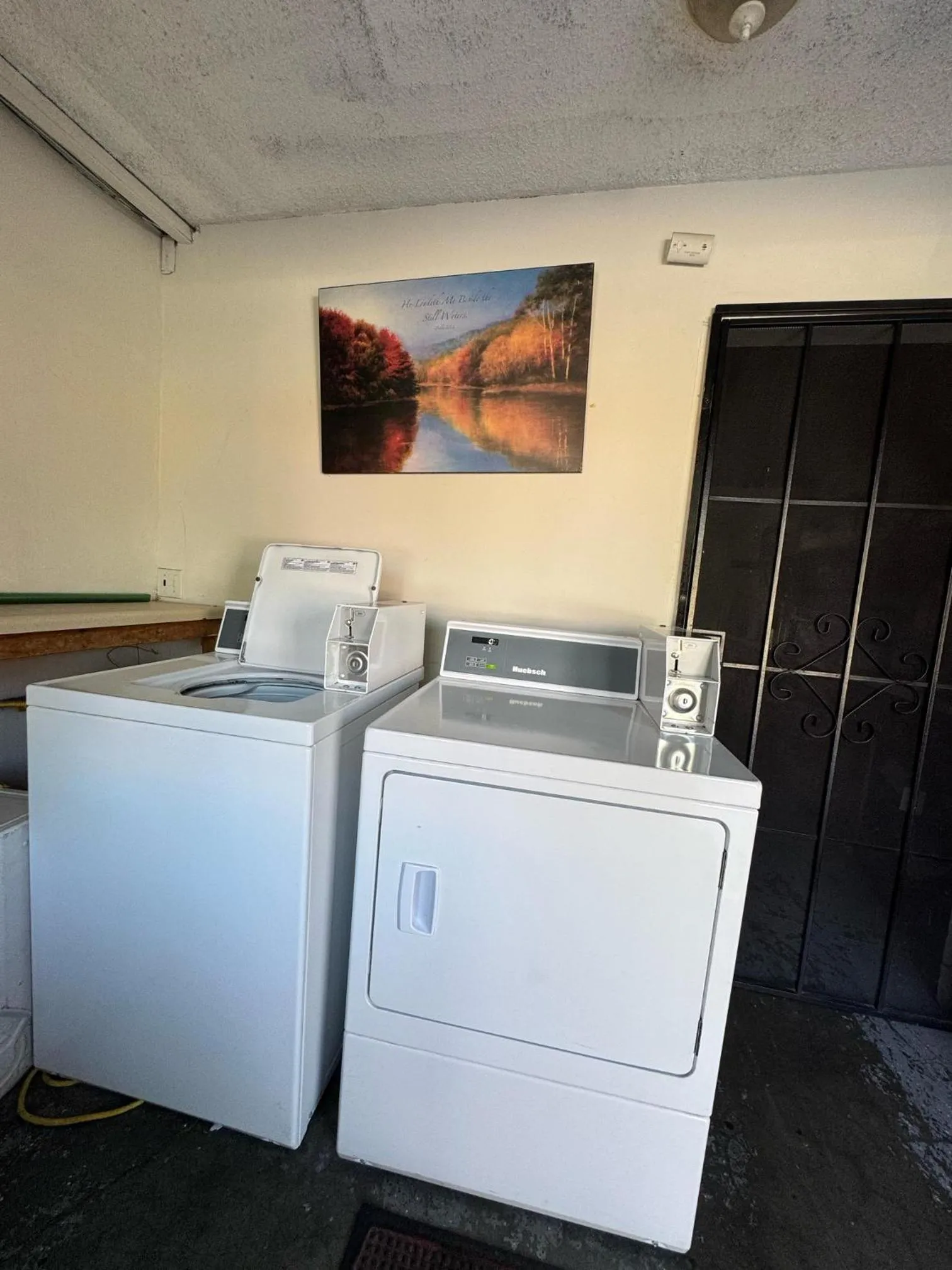 laundry in Vista Motel - Riverside