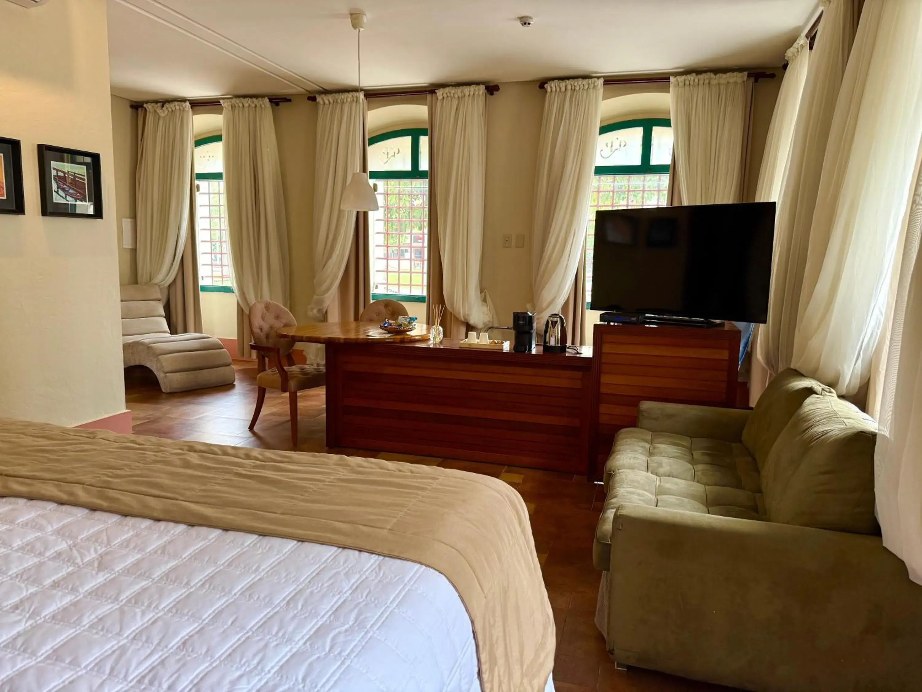 Royal Suite with Bathtub in Atrium Hotel Quinta De Pedras Royal Suite with Bathtub in Atrium Hotel Quinta De Pedras