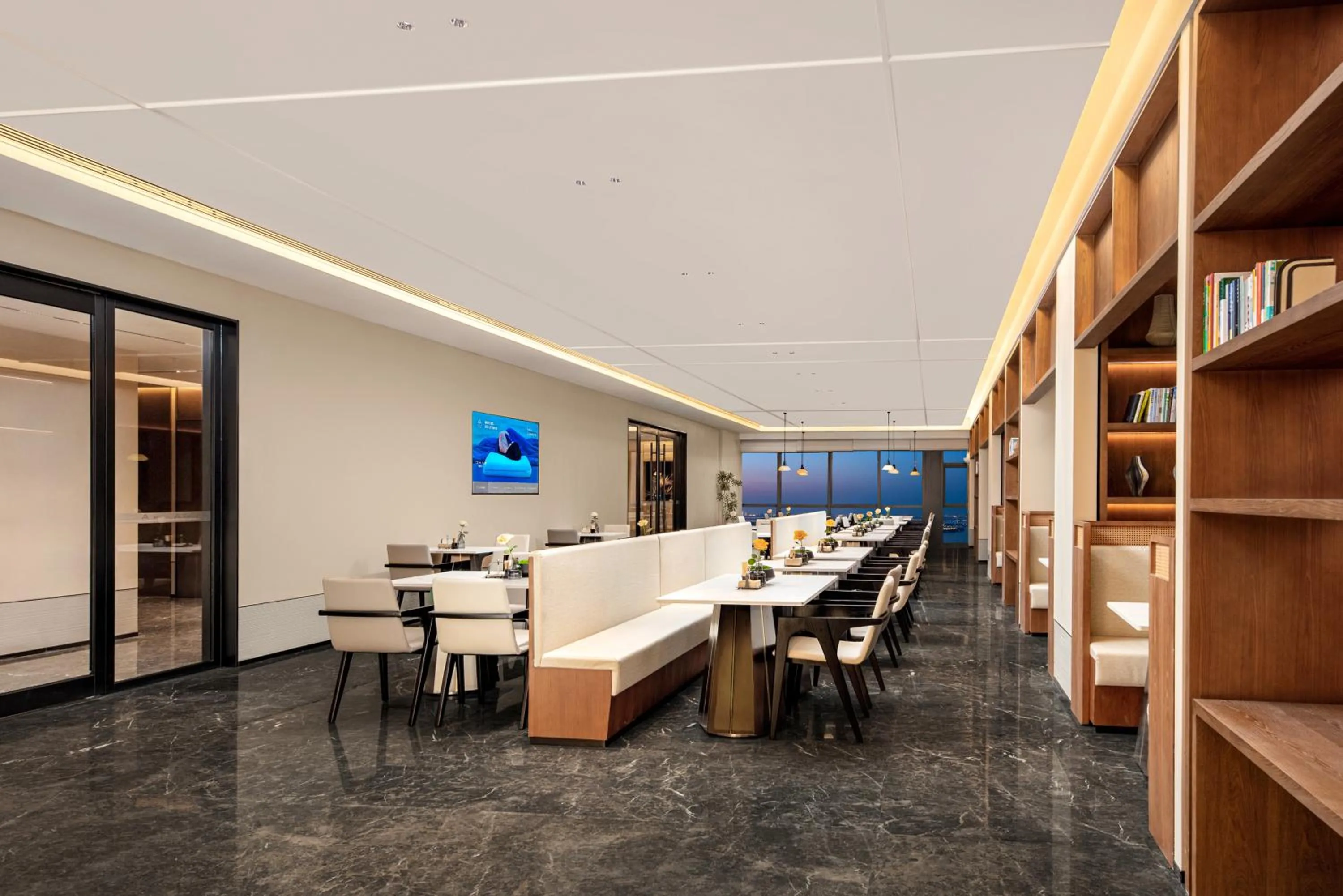 Dining area in Atour Hotel Suzhou Industrial Park Fengting Avenue