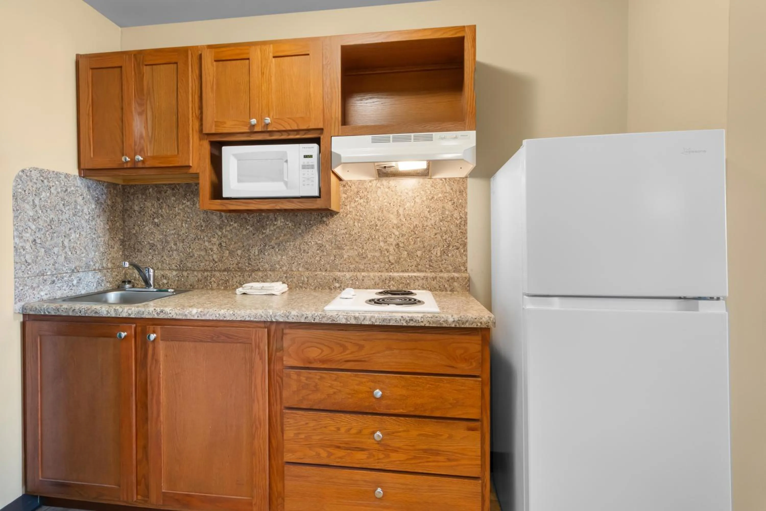 Kitchen or kitchenette in Risewell Kitchen Suites Pleasanton