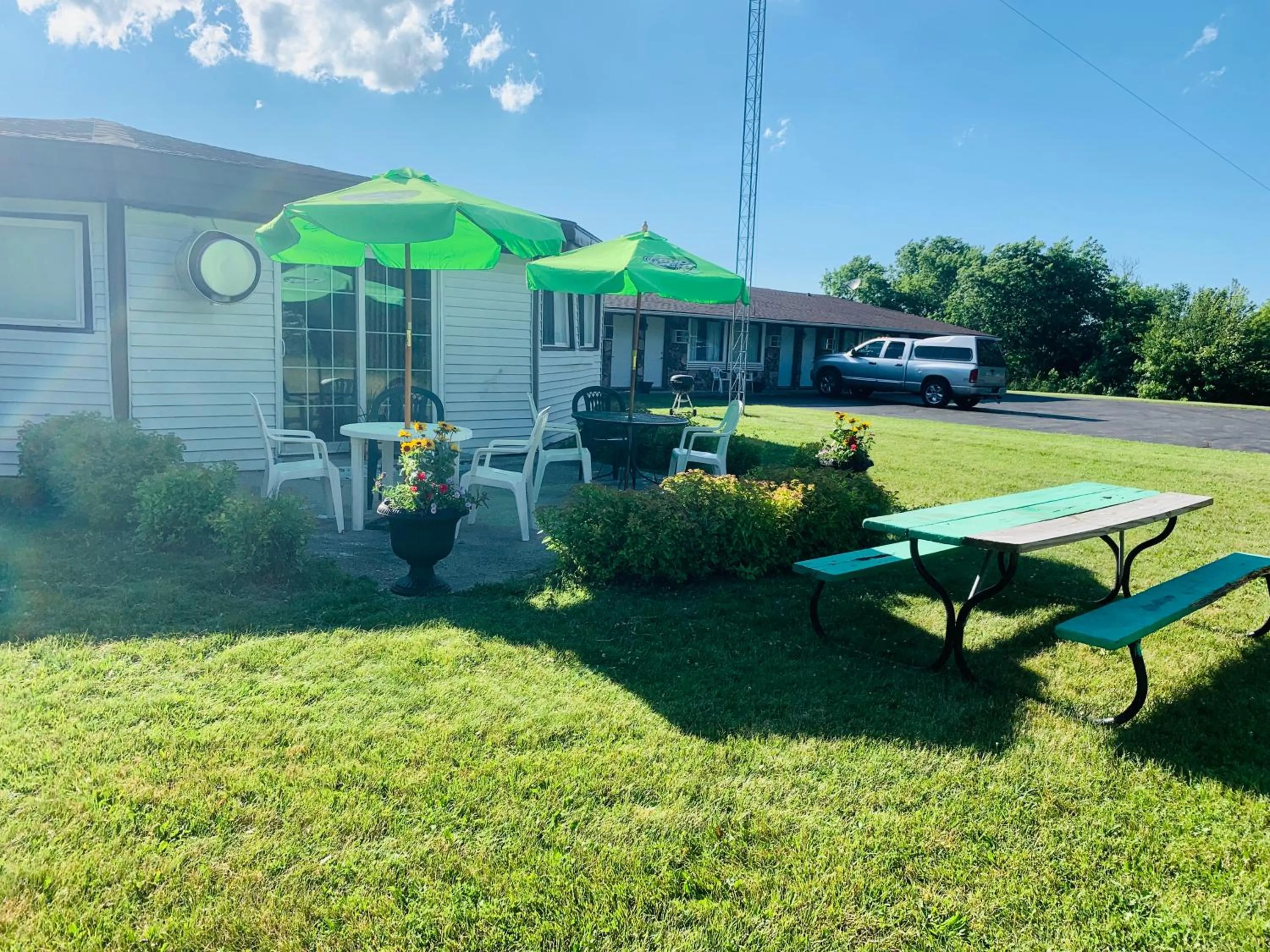 Patio in The Crossroads Motel
