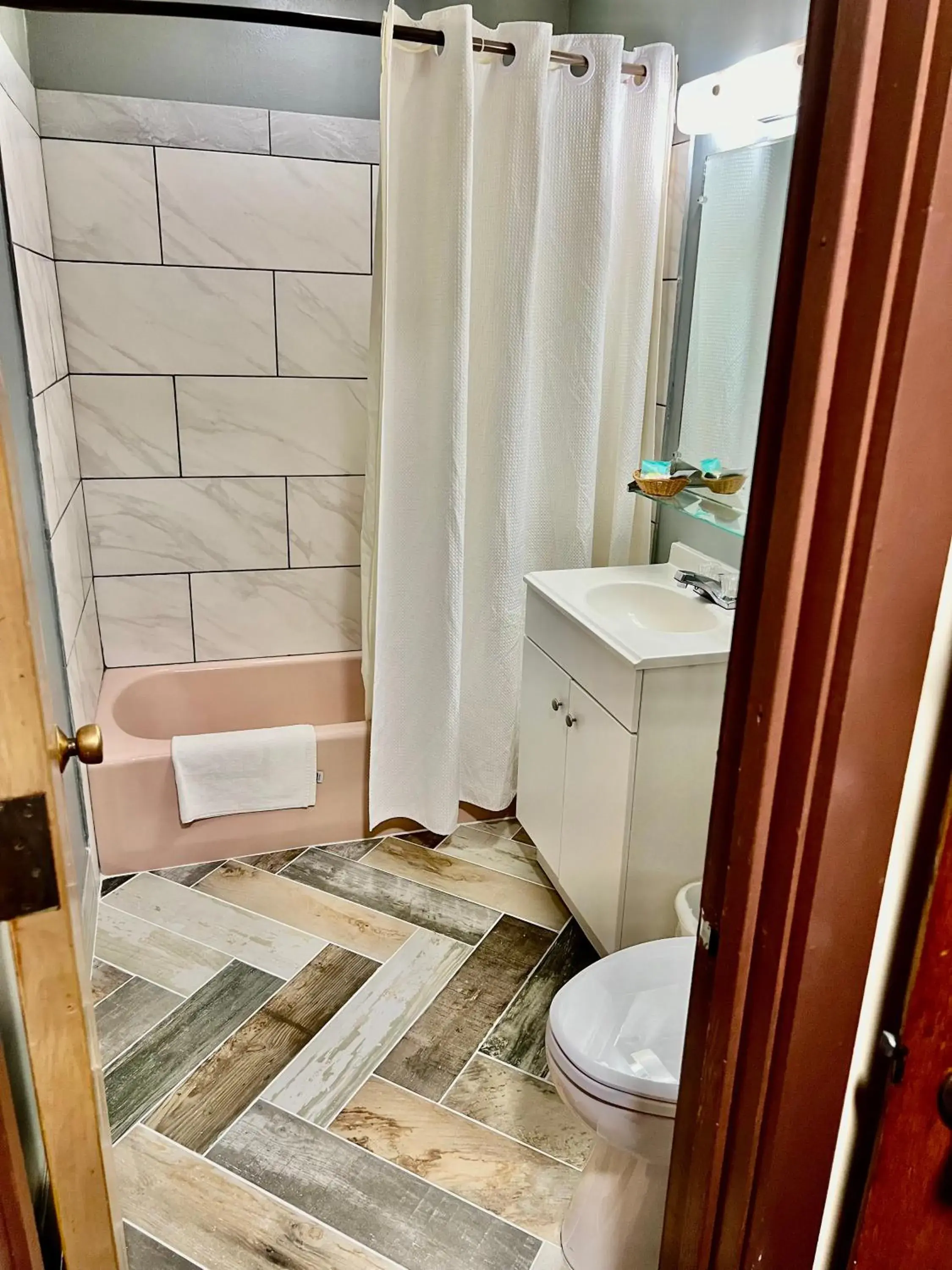 Standard Double Room in The Crossroads Motel Standard Double Room in The Crossroads Motel