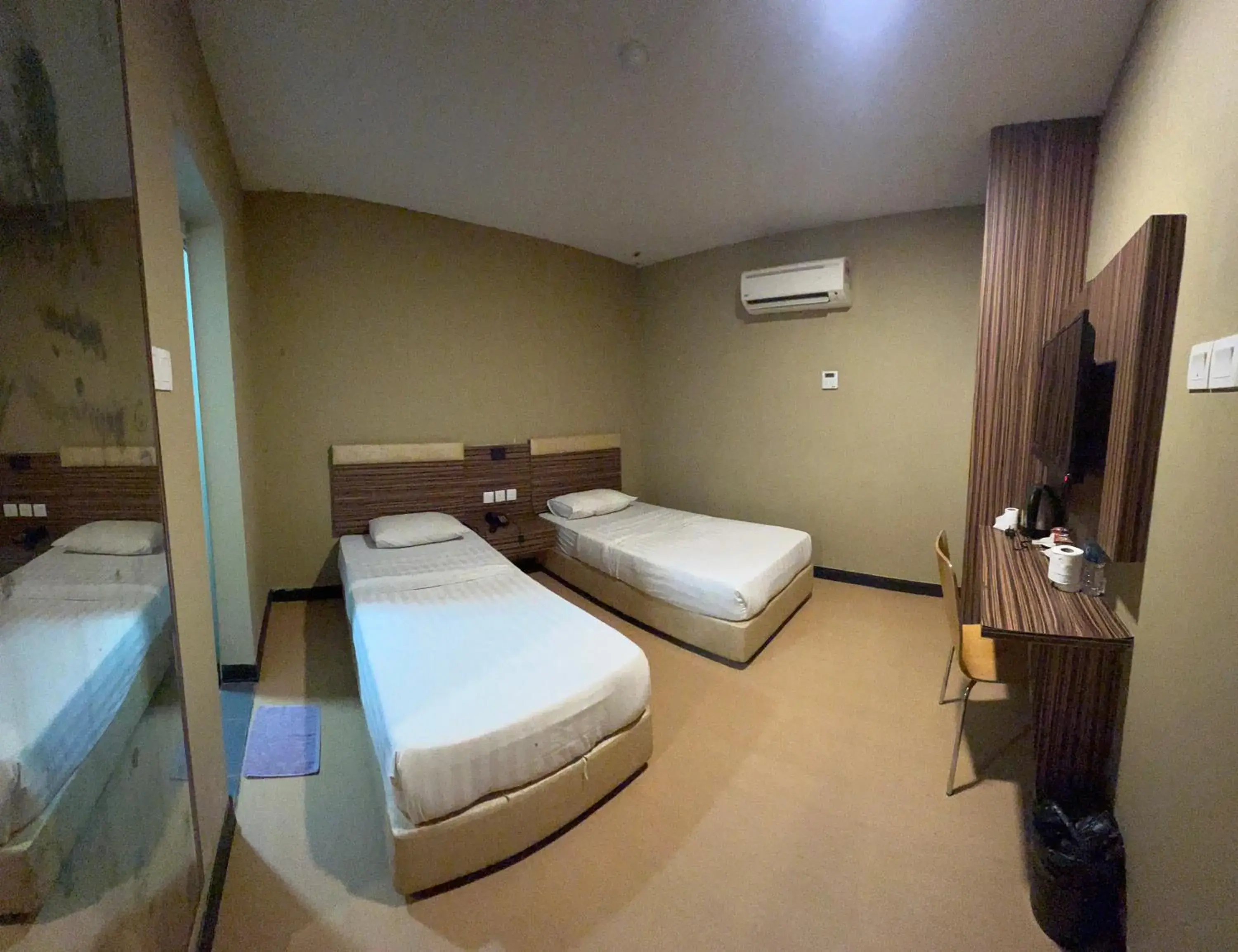 Standard Twin Room in Havona Hotel - Permas Jaya - Self Check-In Standard Twin Room in Havona Hotel - Permas Jaya - Self Check-In