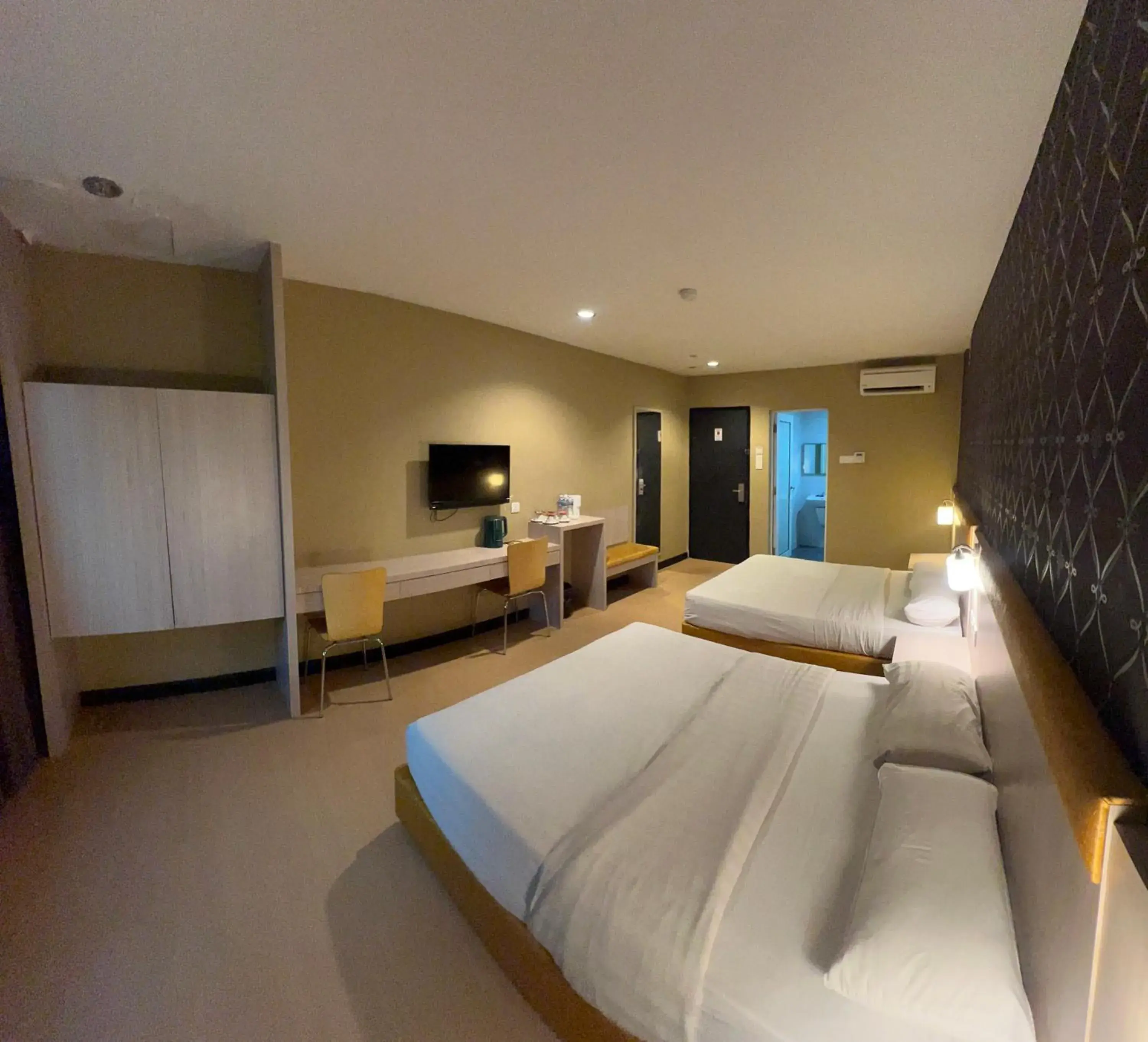 Bedroom, Bed in Havona Hotel - Permas Jaya - Self Check-In Bedroom, Bed in Havona Hotel - Permas Jaya - Self Check-In