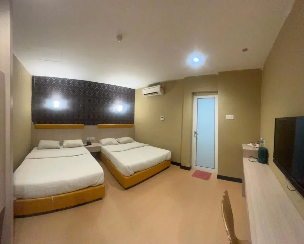 Bedroom, Bed in Havona Hotel - Permas Jaya - Self Check-In Bedroom, Bed in Havona Hotel - Permas Jaya - Self Check-In