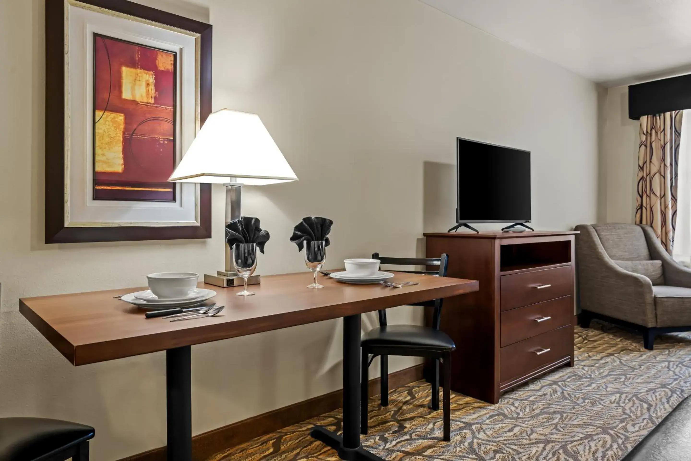 Queen Suite in Ledgestone Suites Hotel Vernal Queen Suite in Ledgestone Suites Hotel Vernal