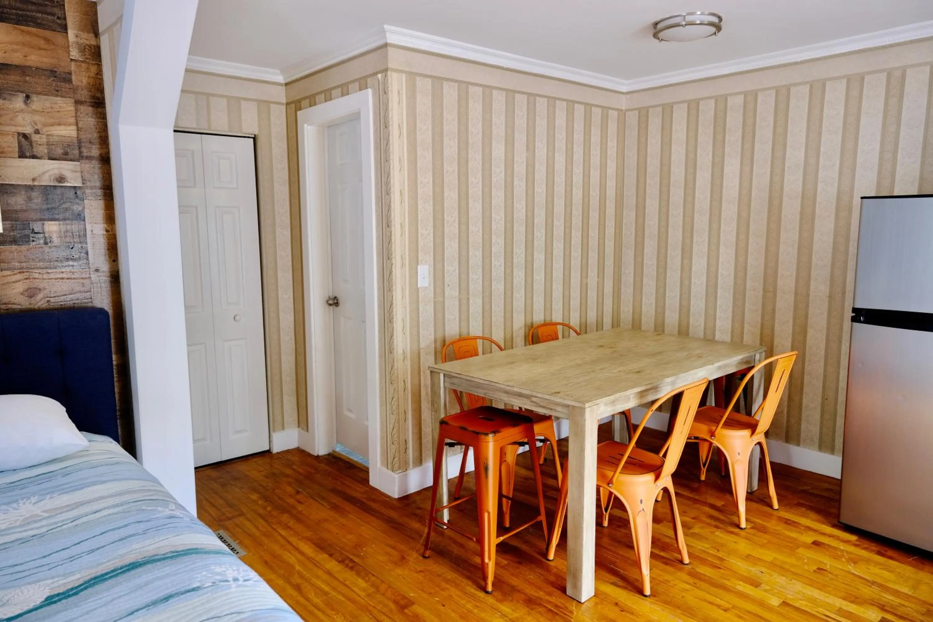 Dining area in The Landings Inn and Cottages at Old Orchard Beach