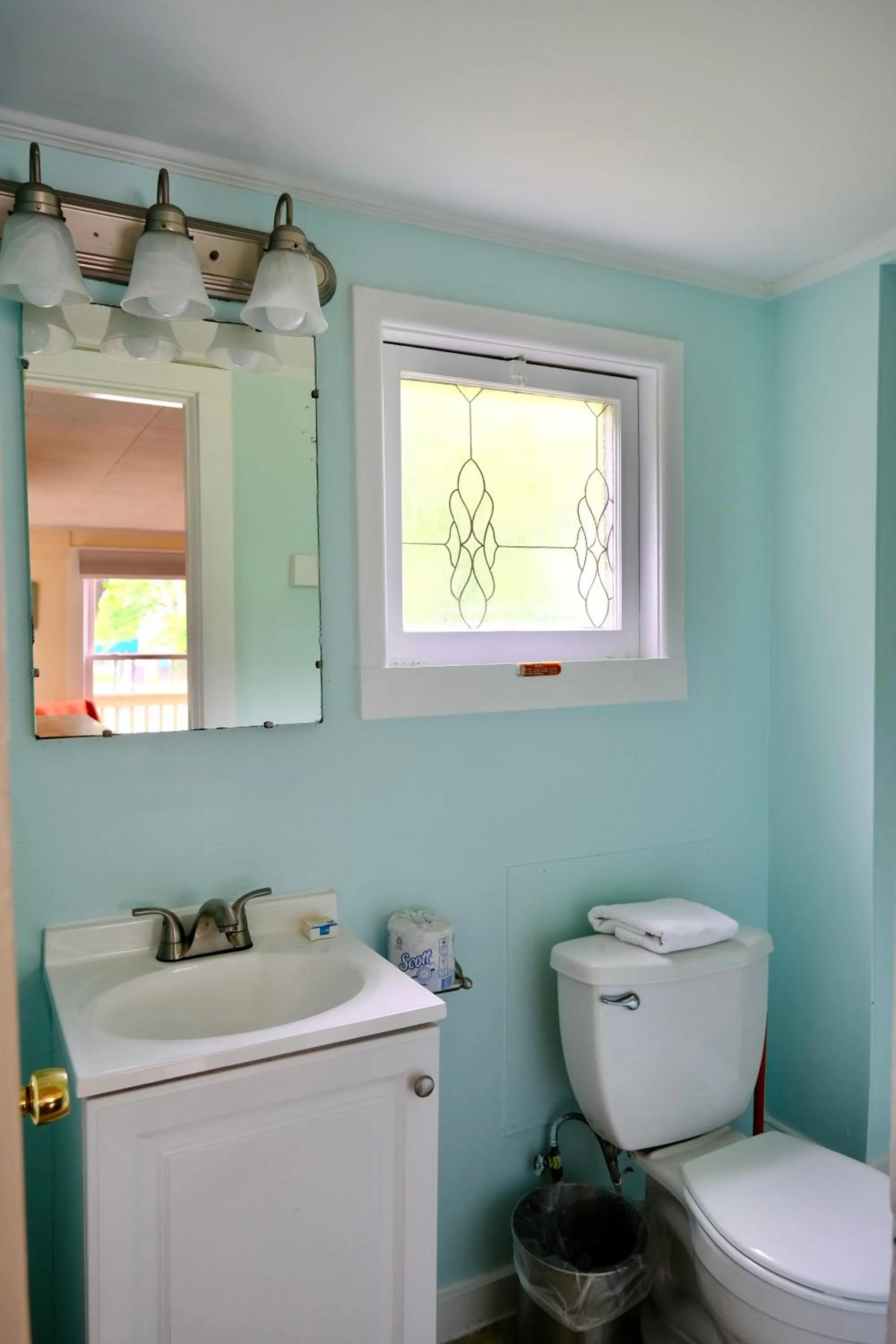 Toilet in The Landings Inn and Cottages at Old Orchard Beach