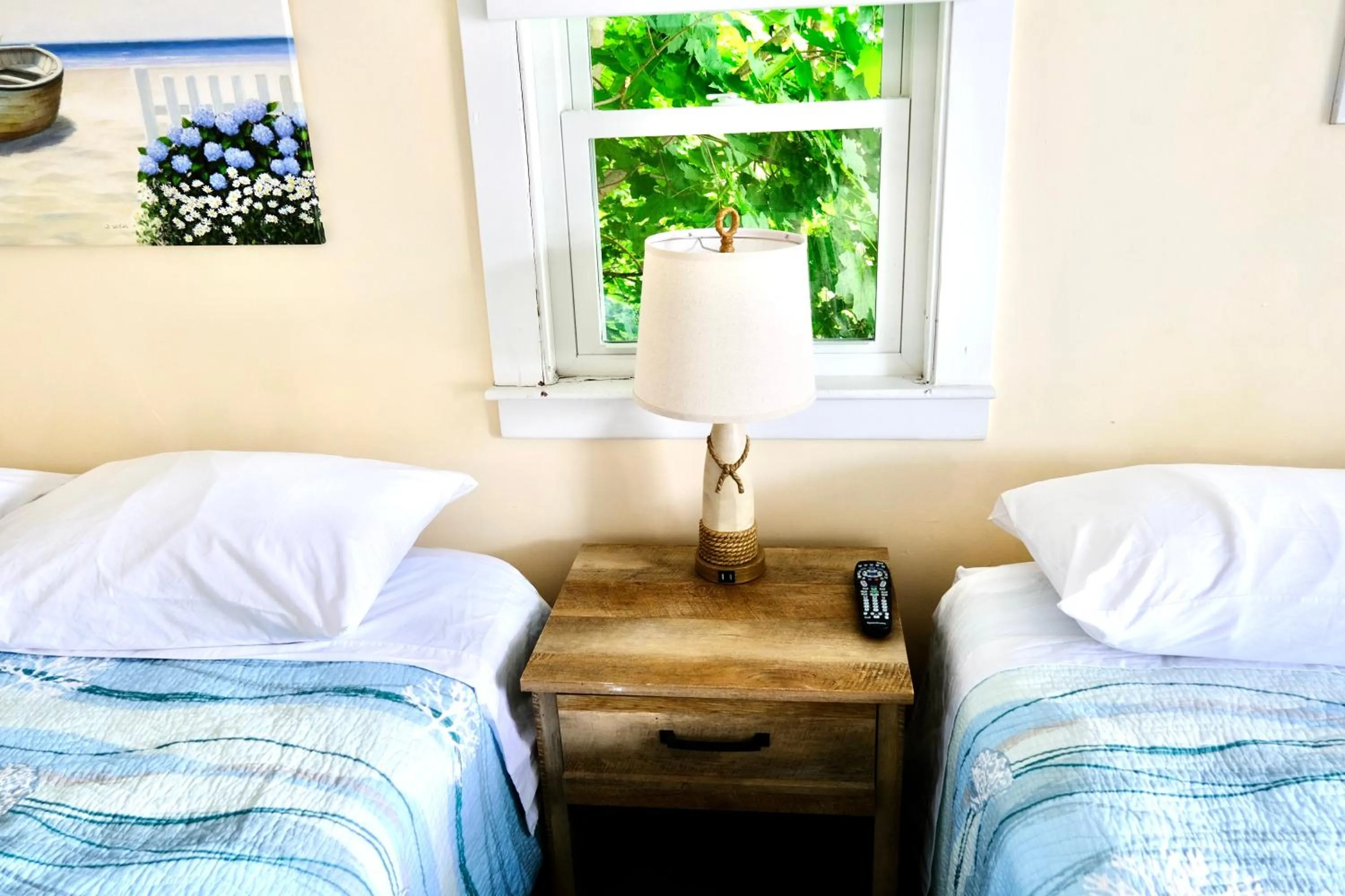 Bed in The Landings Inn and Cottages at Old Orchard Beach