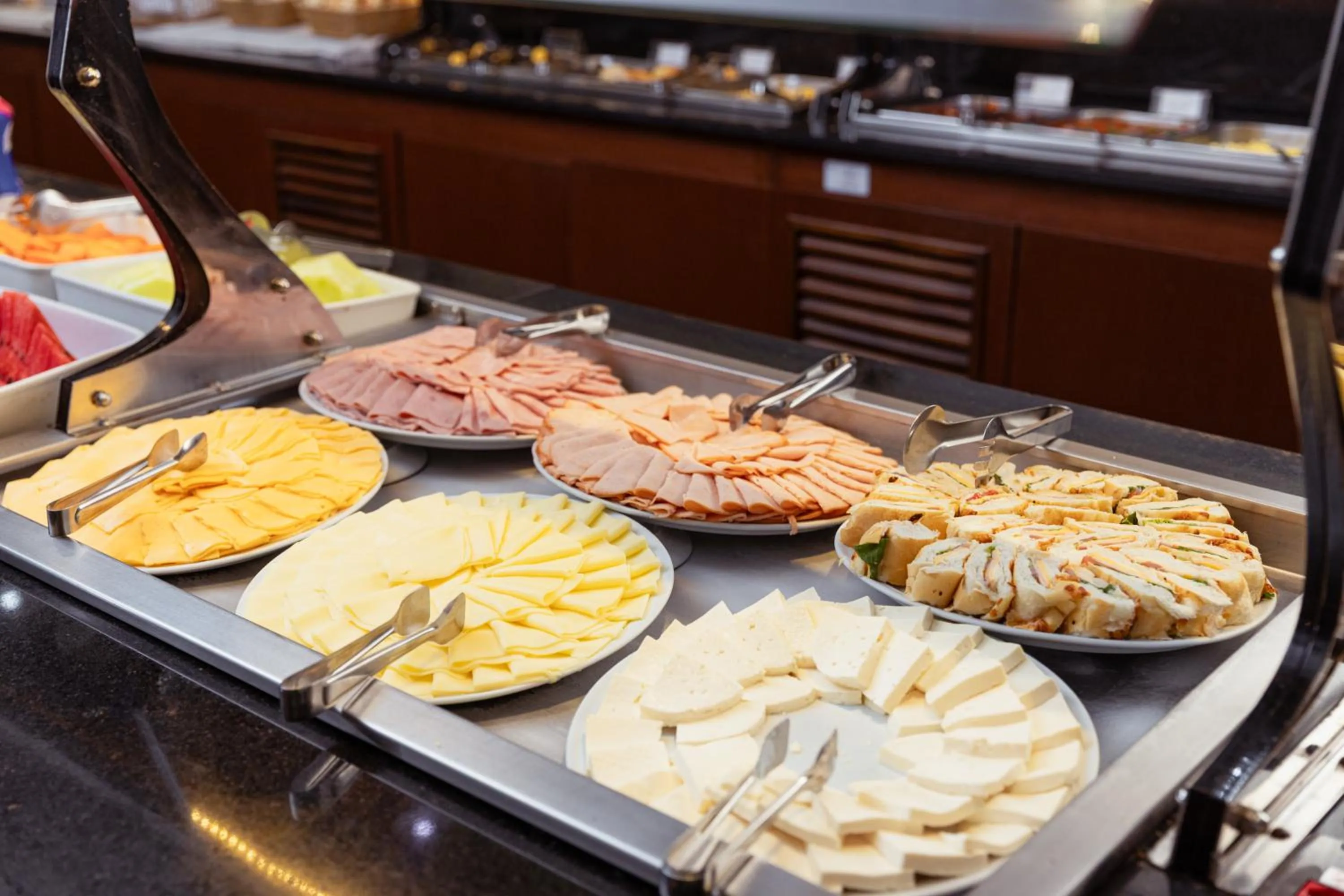 Buffet breakfast in Royal Atlântica Macaé Hotel