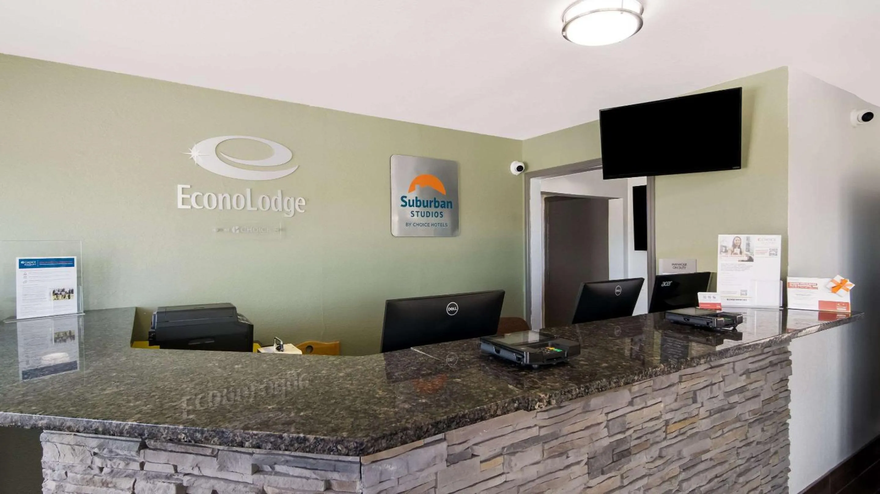 Lobby or reception in Econo Lodge Portage