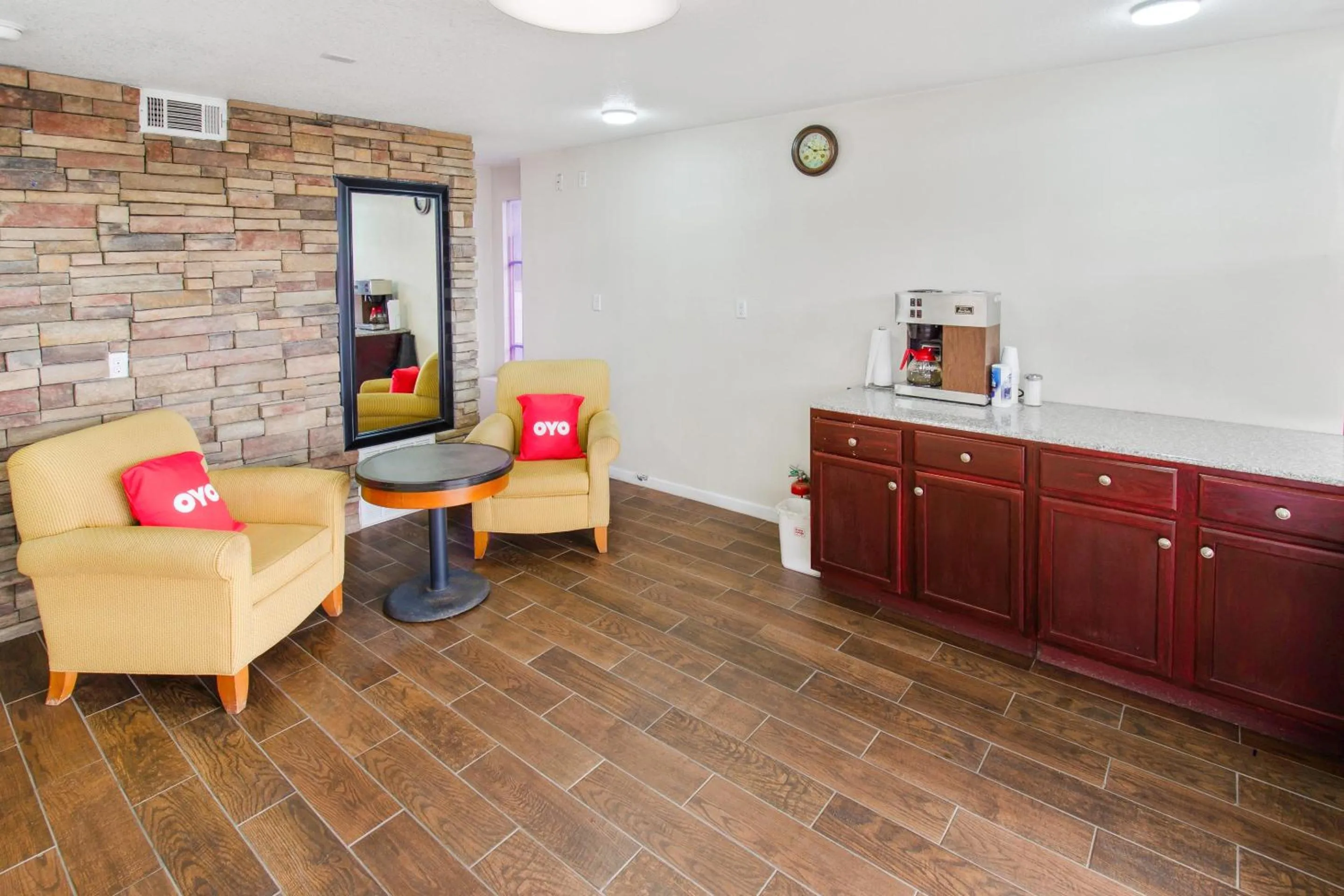 Lobby or reception in OYO Hotel Blytheville AR I-55