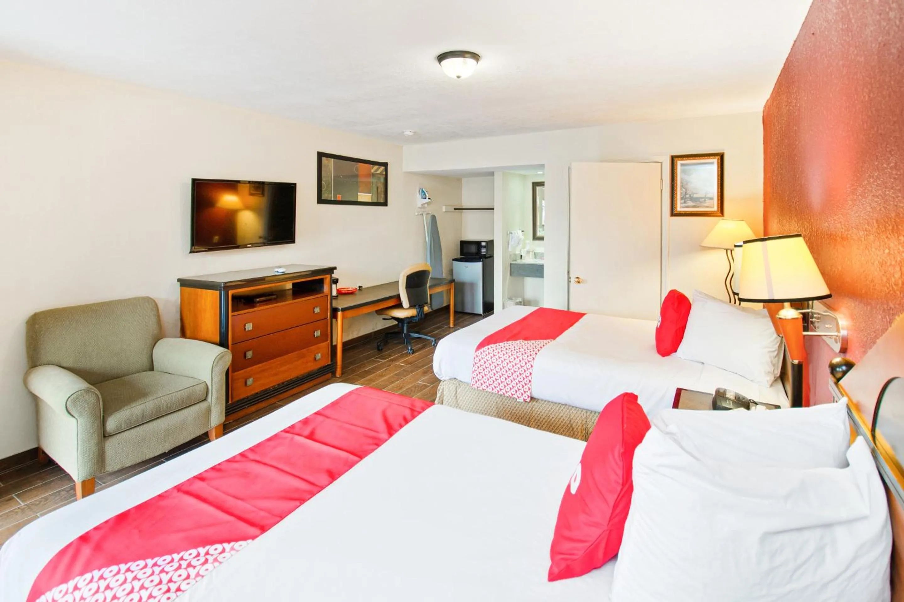 Bedroom in OYO Hotel Blytheville AR I-55