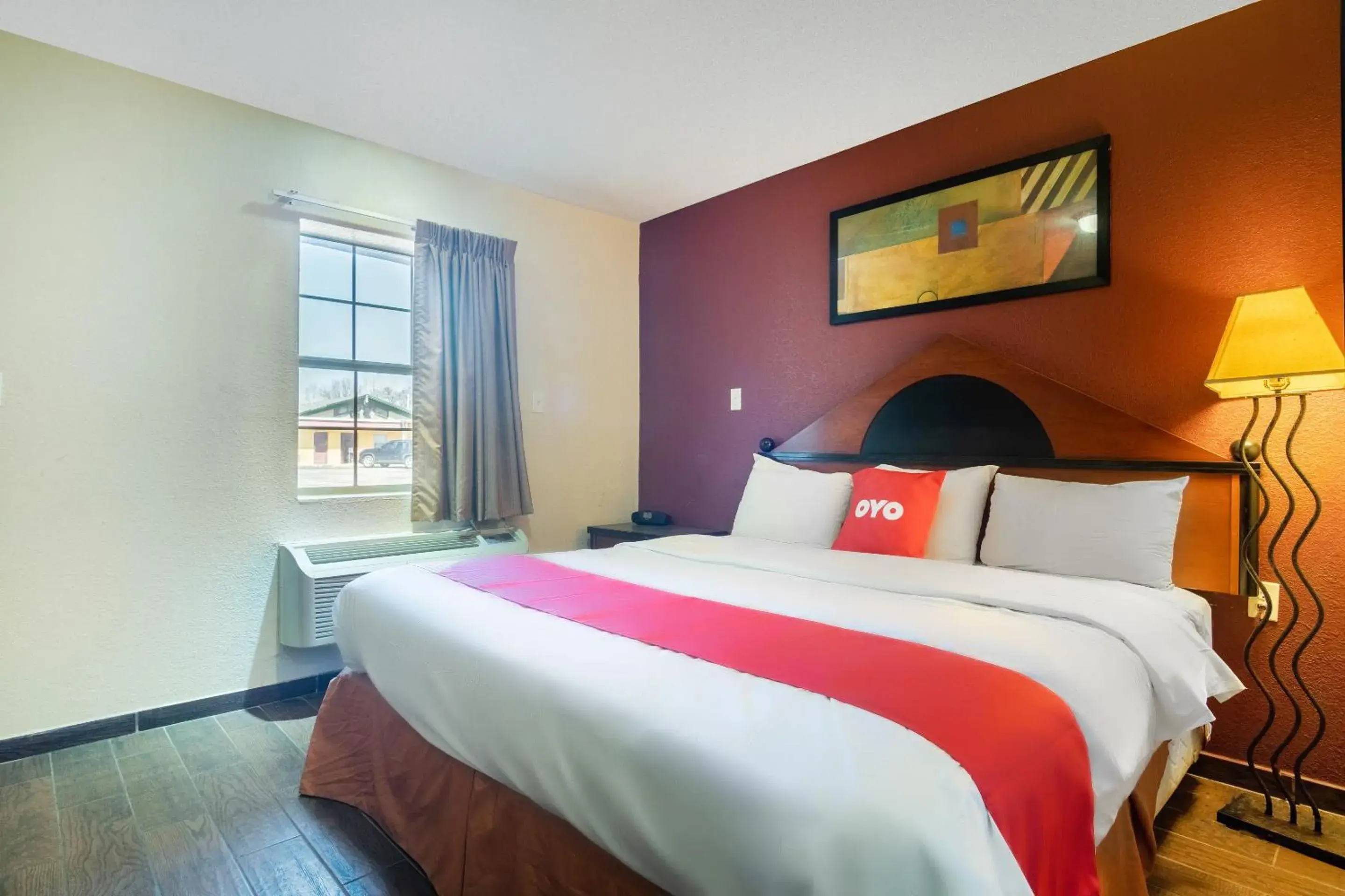 Premium King Bed with Kitchenette in OYO Hotel Blytheville AR I-55 Premium King Bed with Kitchenette in OYO Hotel Blytheville AR I-55