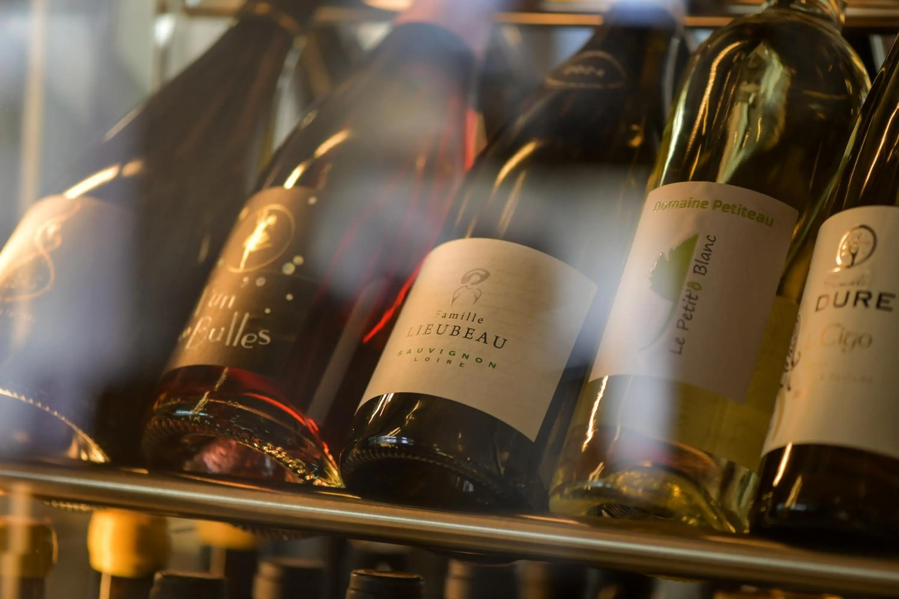 Lounge or bar in Hotel Rivella - The Originals Boutique