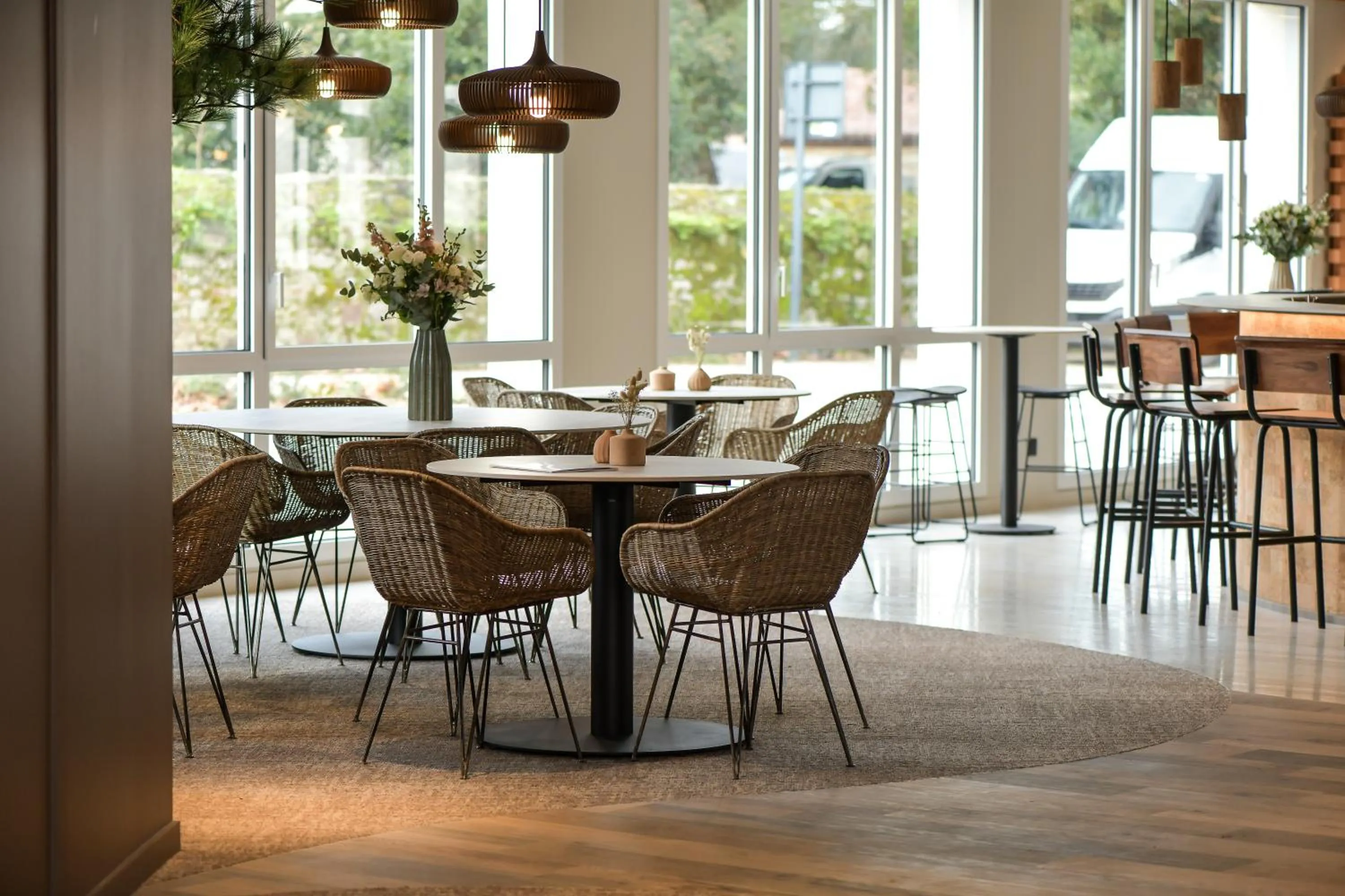 Lounge or bar in Hotel Rivella - The Originals Boutique