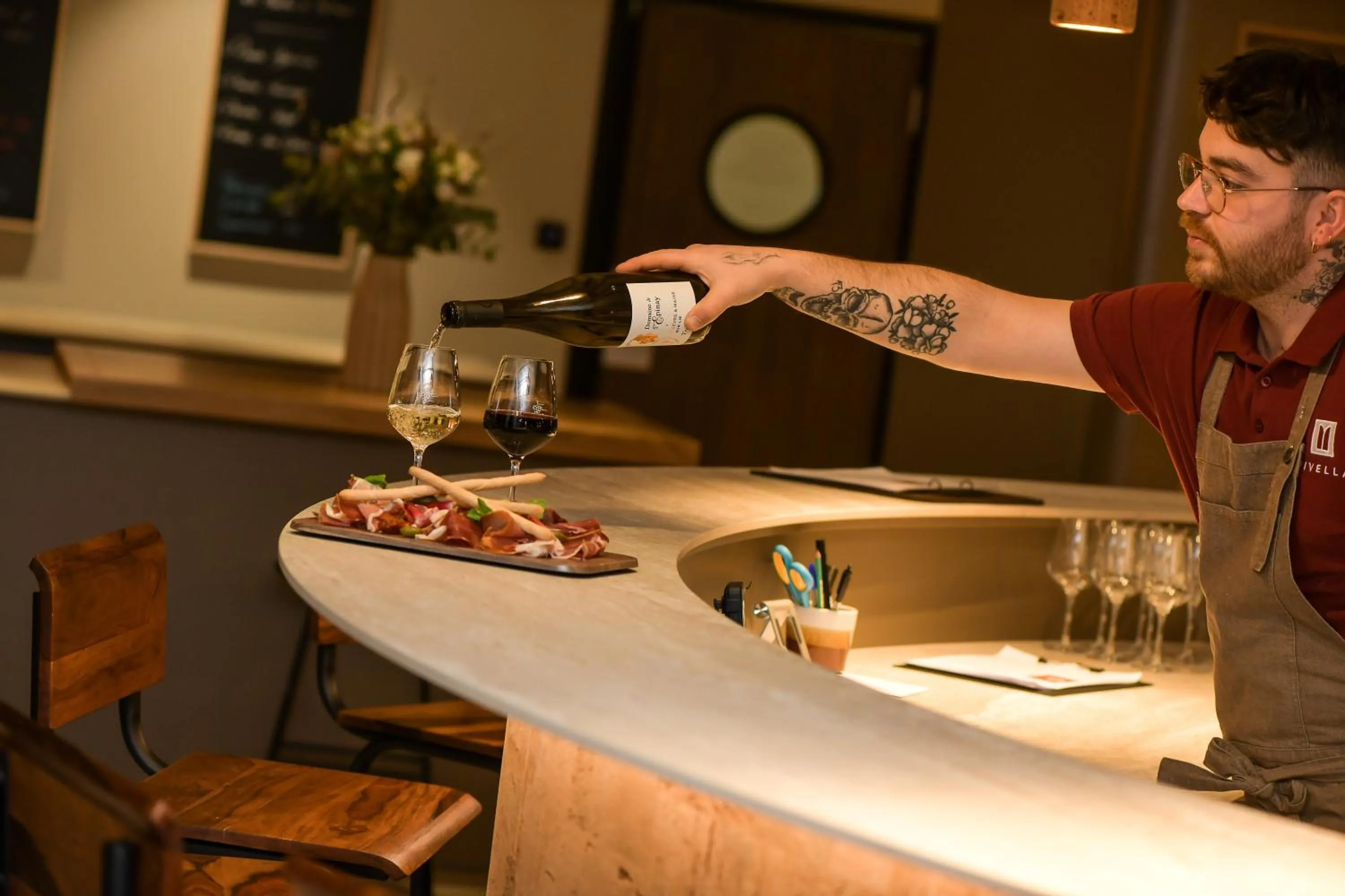 Lounge or bar in Hotel Rivella - The Originals Boutique