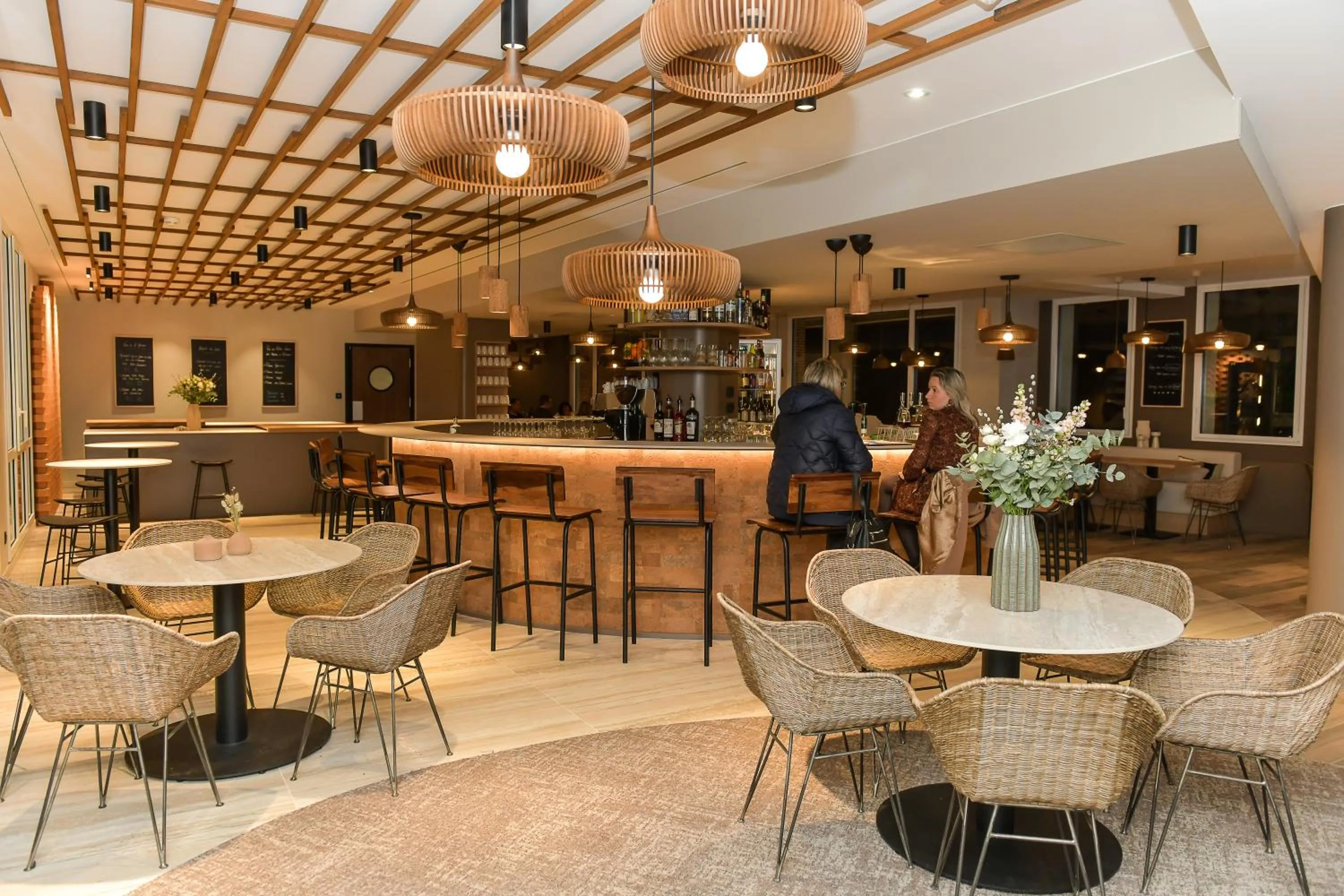 Lounge or bar in Hotel Rivella - The Originals Boutique