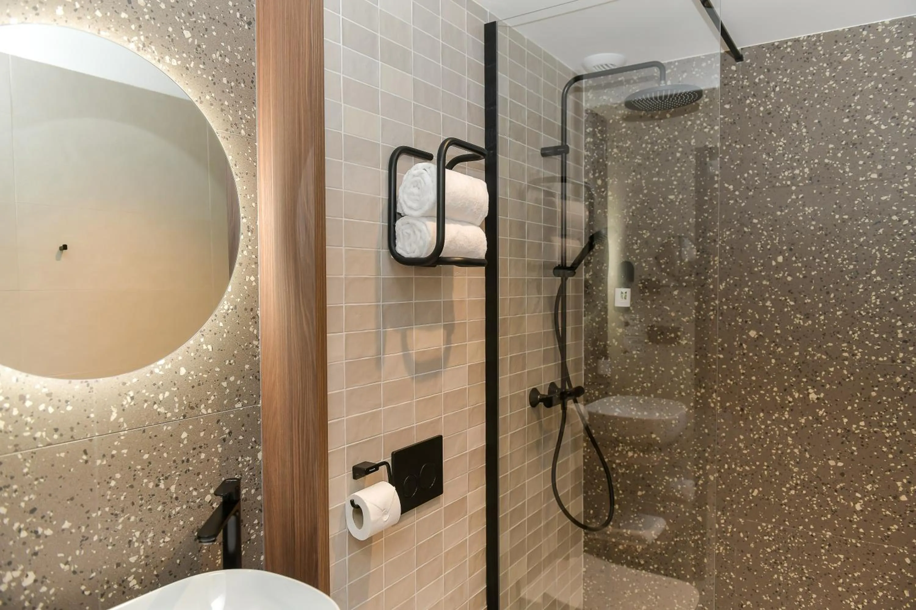 Bathroom in Hotel Rivella - The Originals Boutique