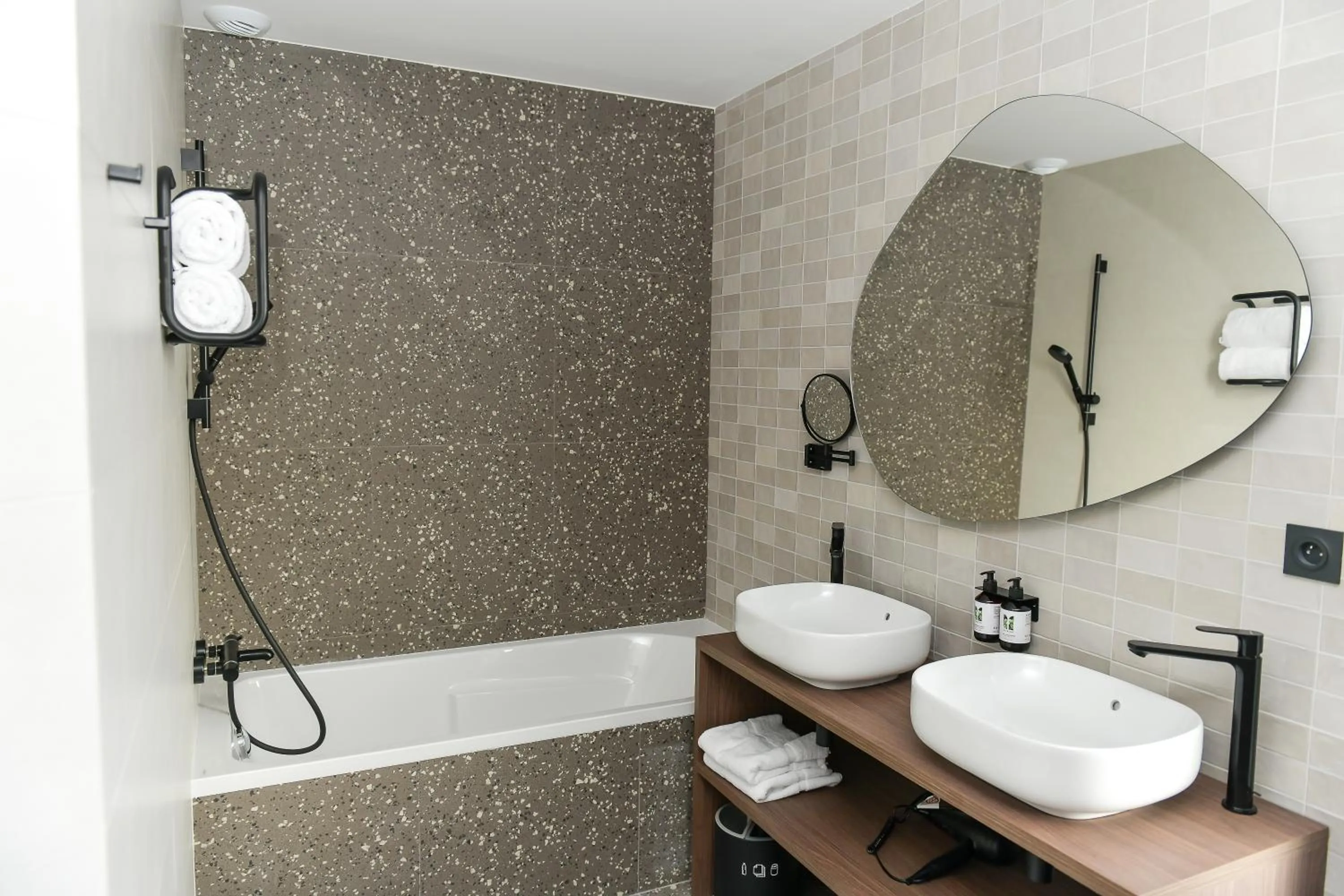 Bathroom in Hotel Rivella - The Originals Boutique