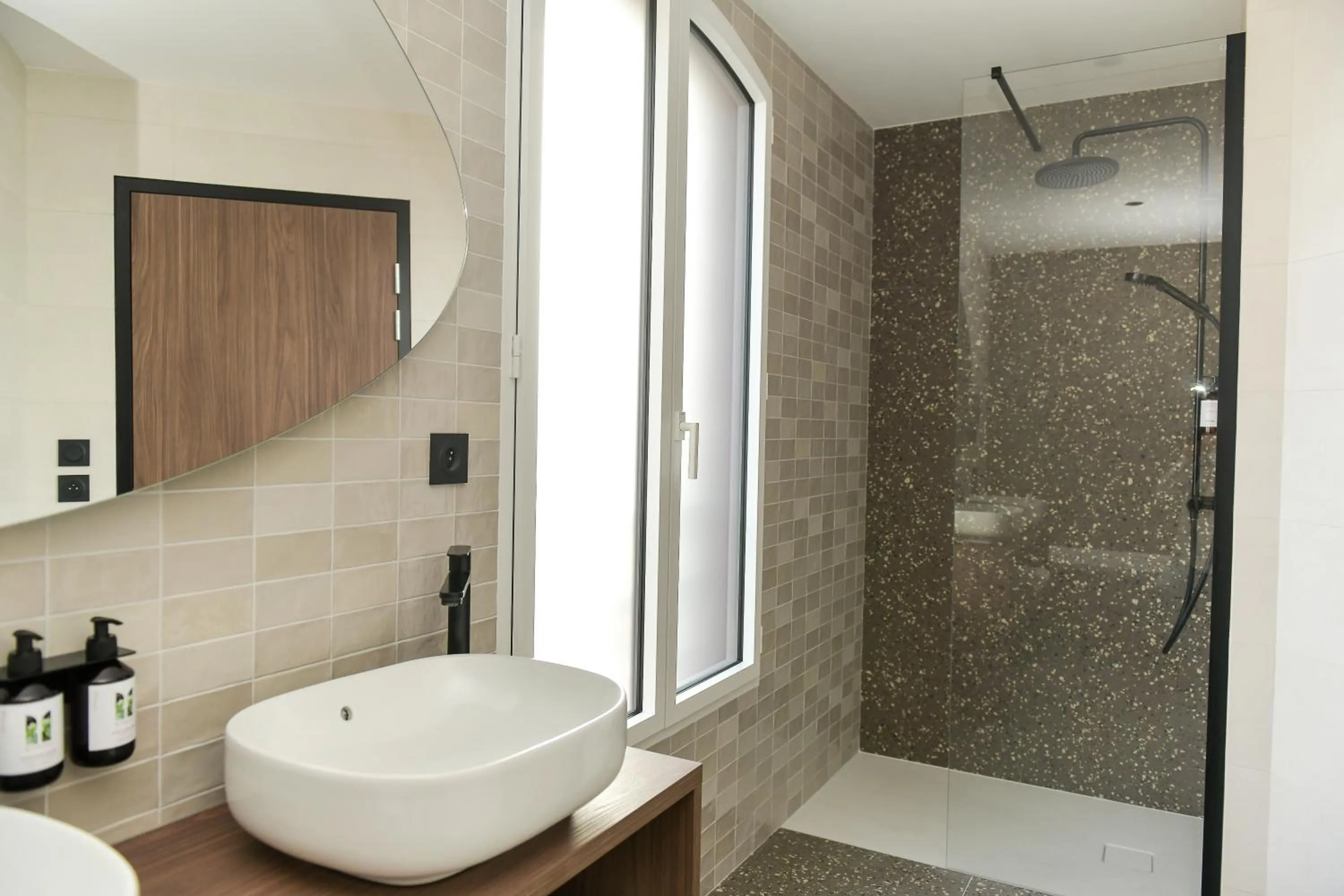 Bathroom in Hotel Rivella - The Originals Boutique