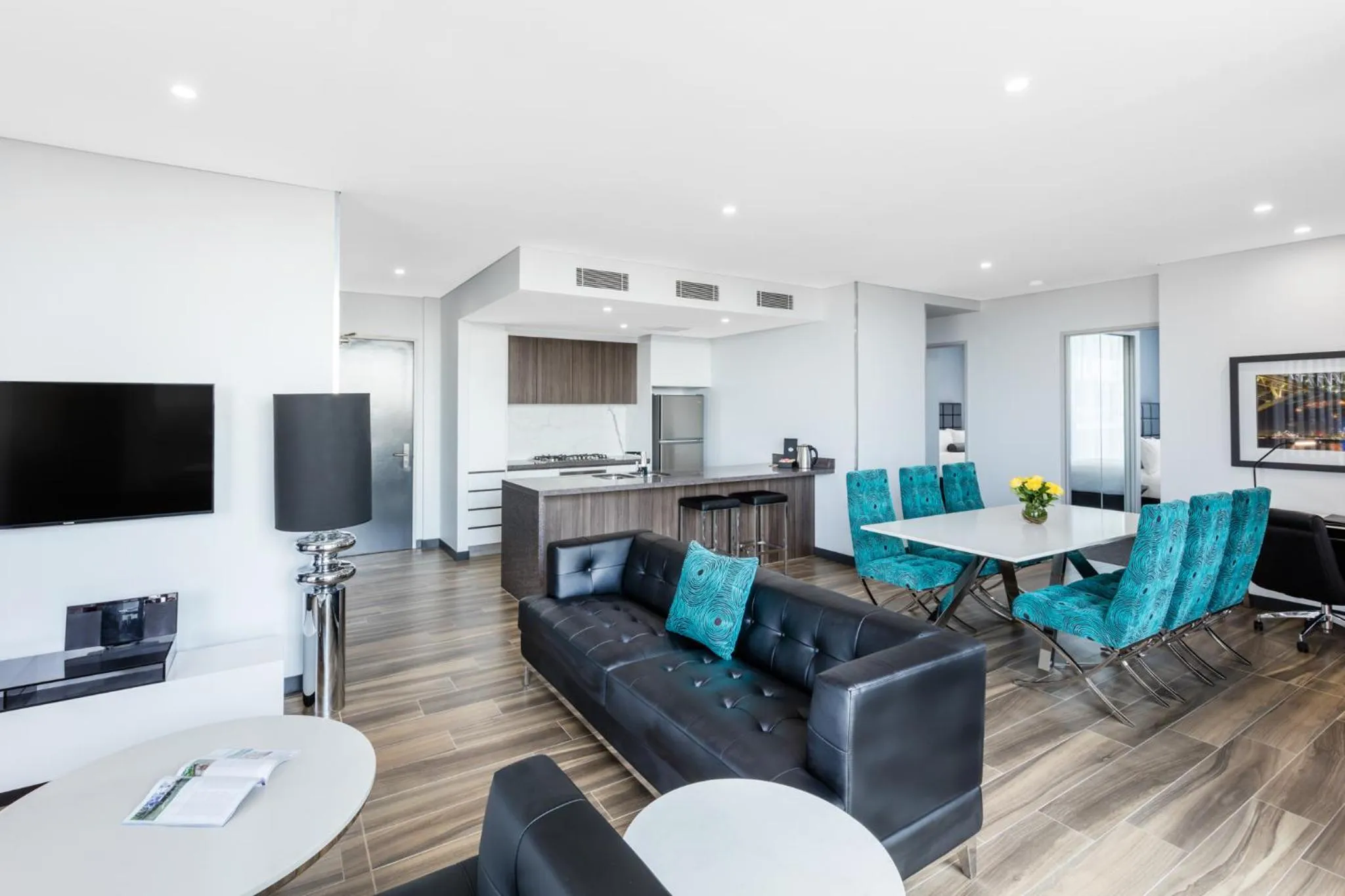 Kitchen or kitchenette in Meriton Suites Chatswood
