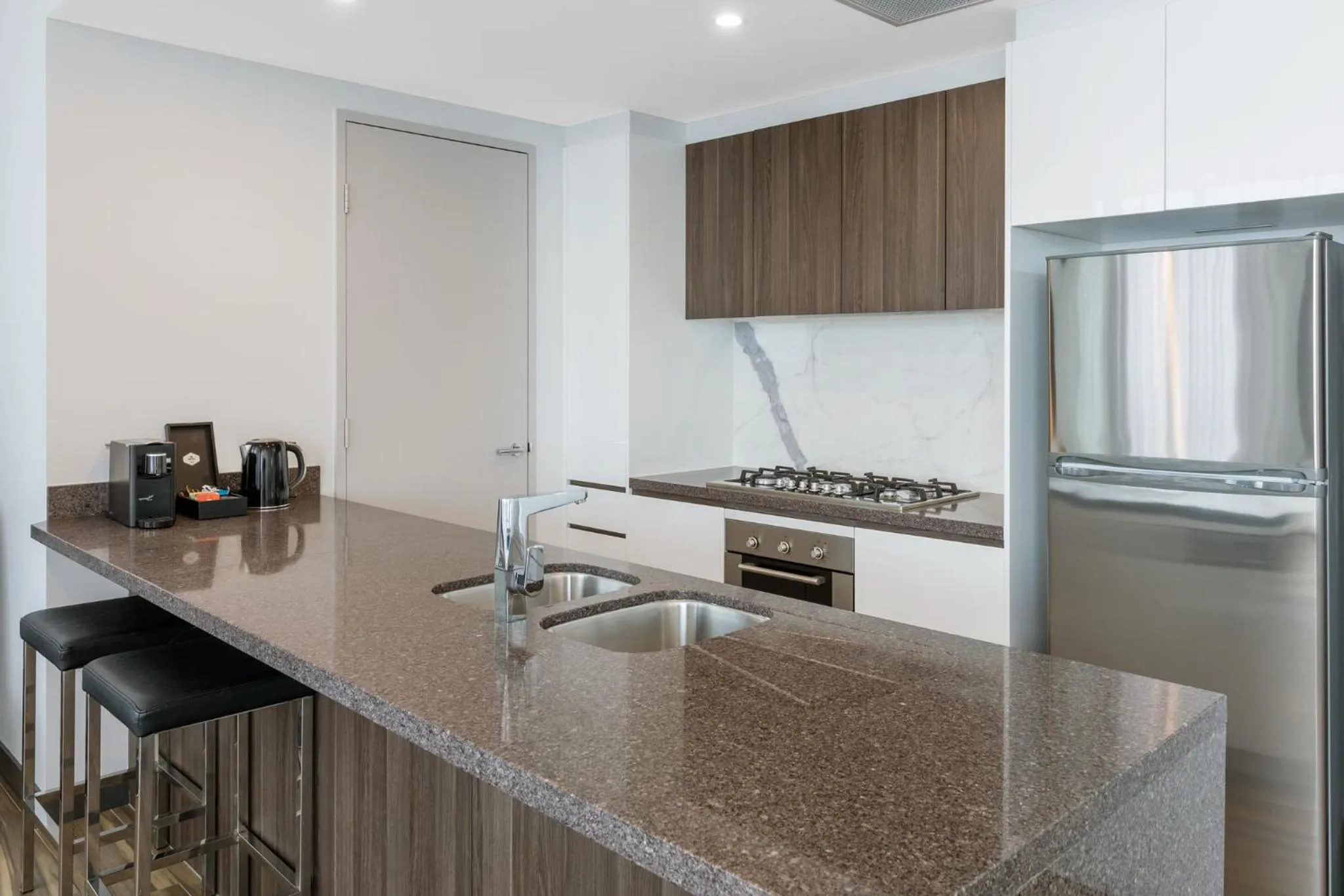 Kitchen or kitchenette in Meriton Suites Chatswood