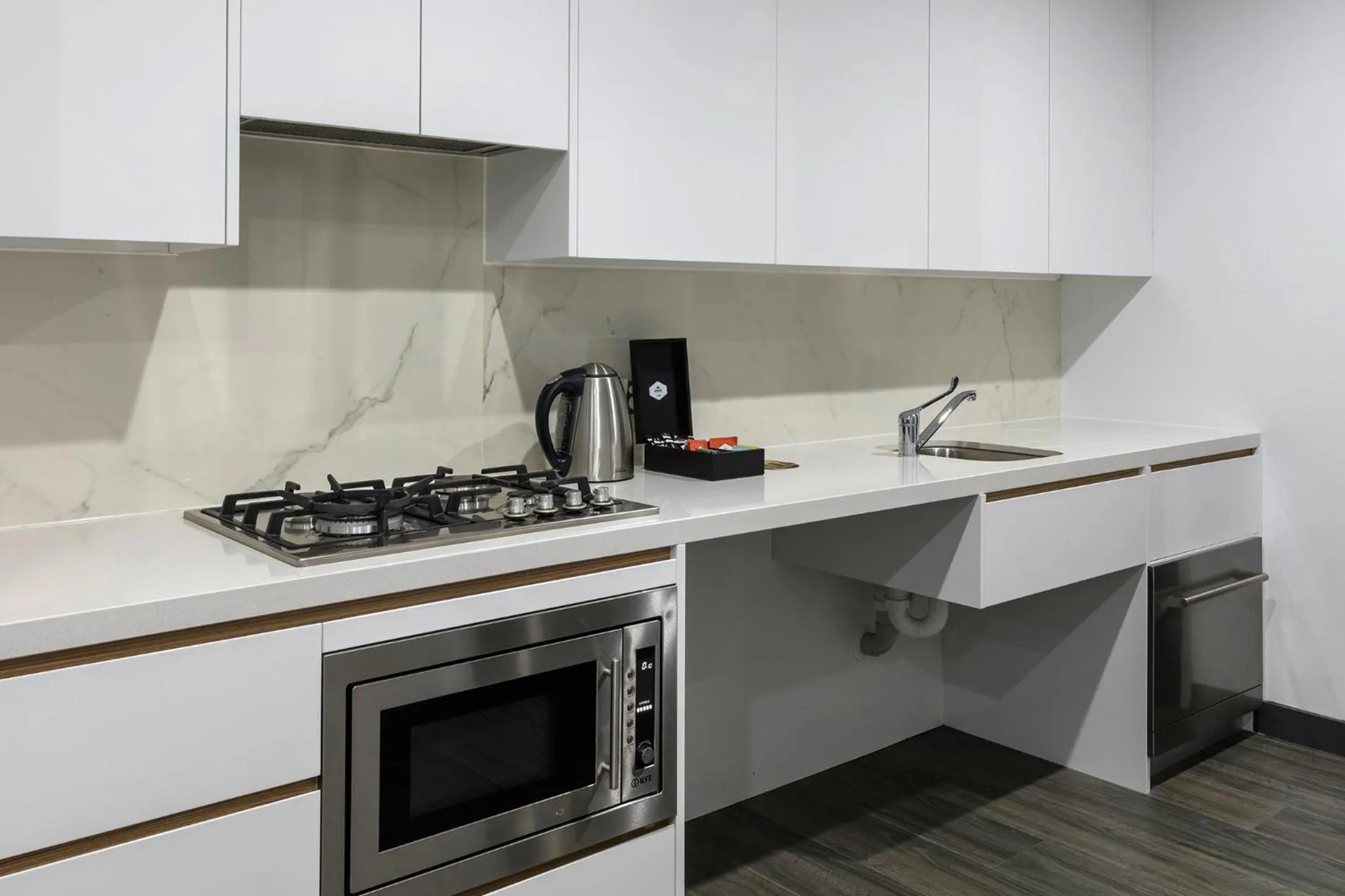Kitchen or kitchenette in Meriton Suites Chatswood