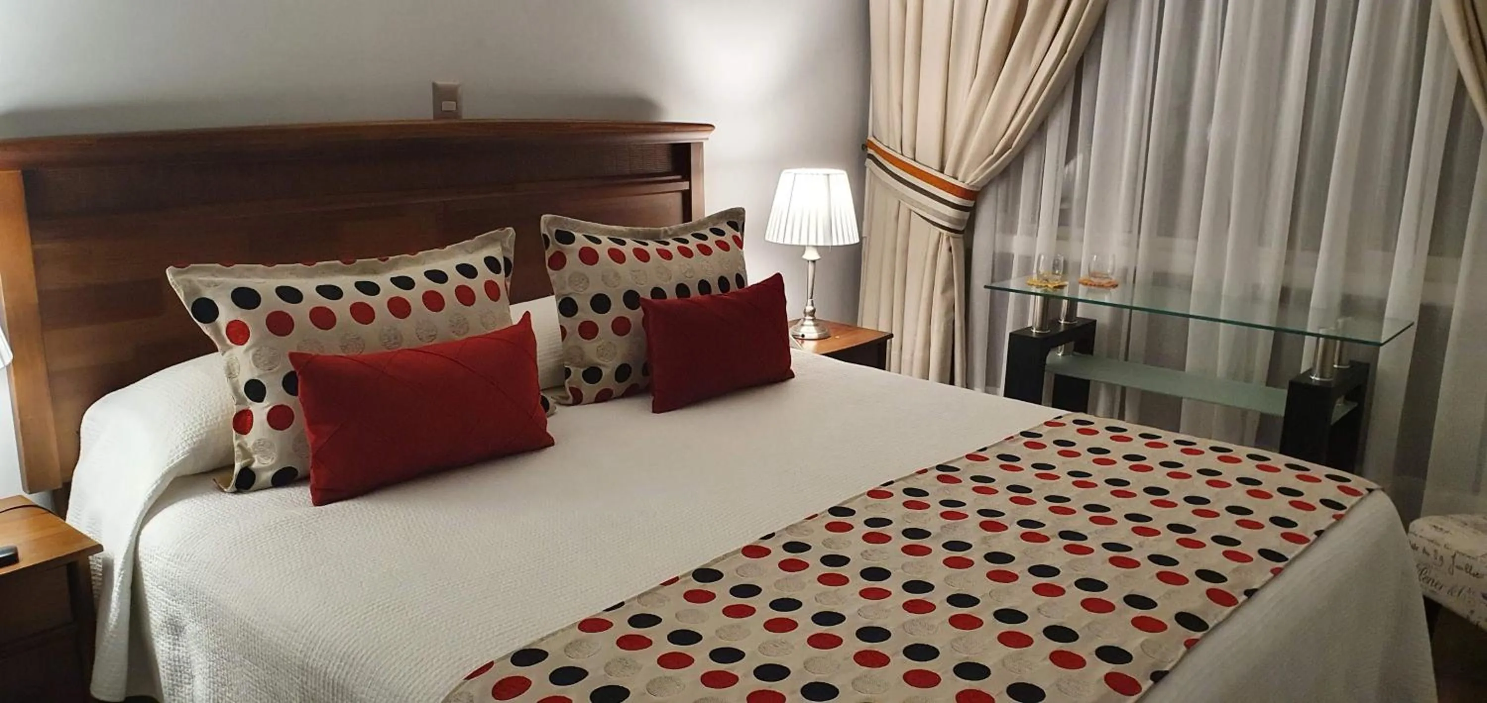 Bed in Hotel Puerta del Lago