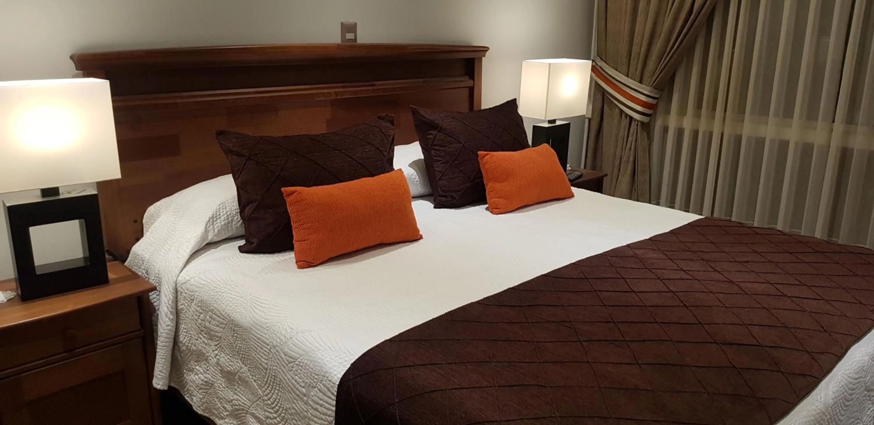 Bed in Hotel Puerta del Lago