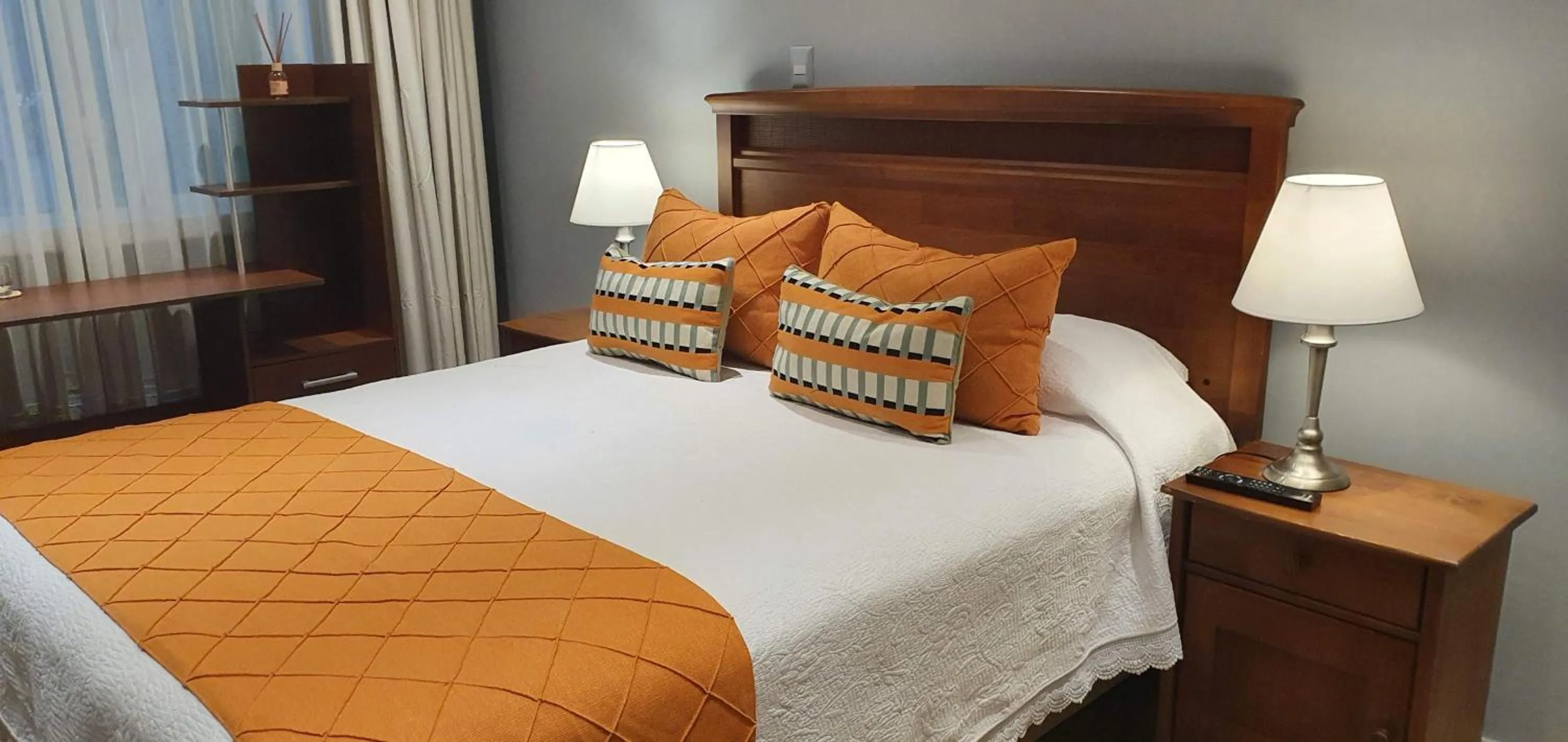 Bed in Hotel Puerta del Lago