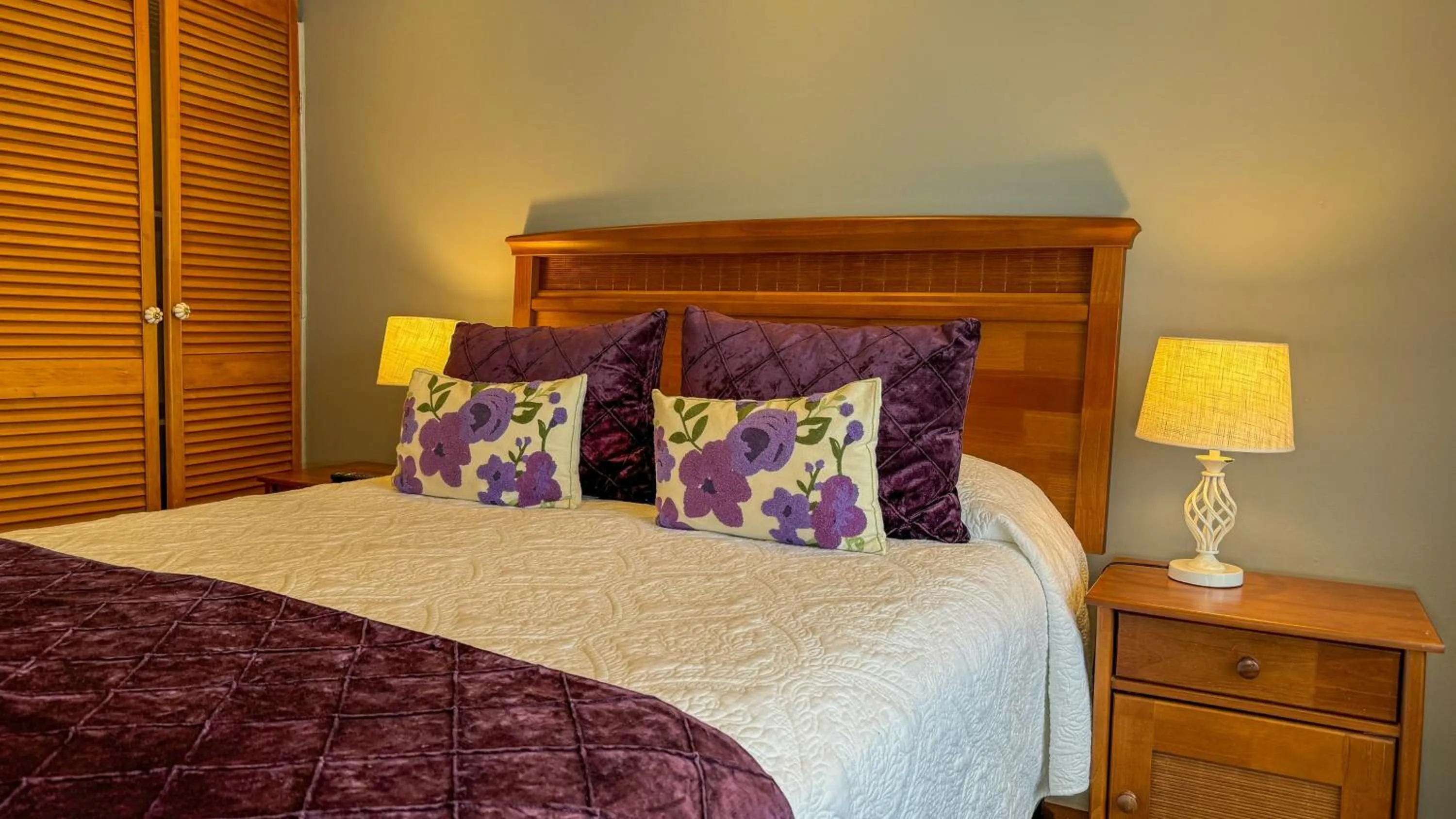 Bed in Hotel Puerta del Lago