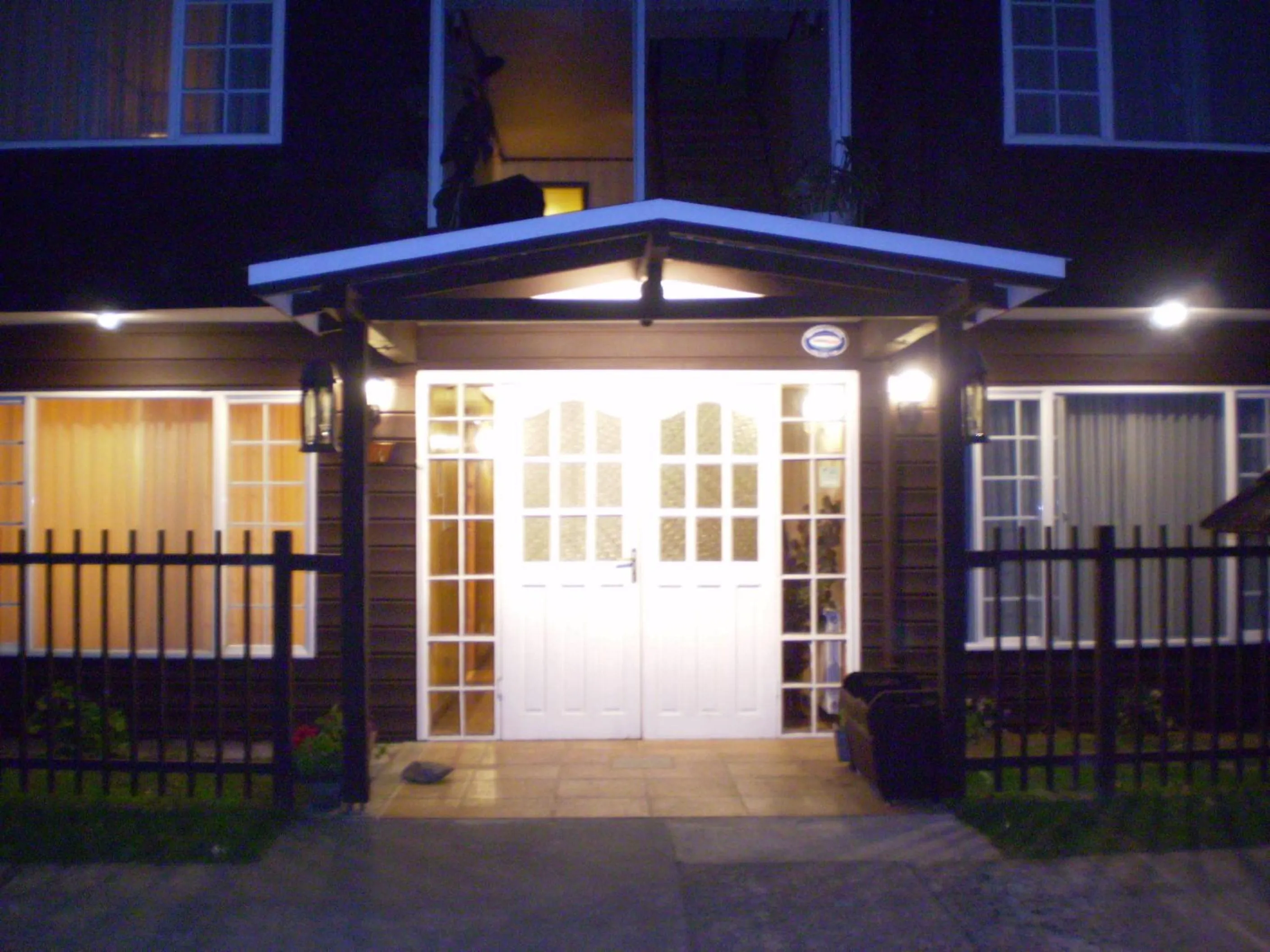 Facade/entrance in Hotel Puerta del Lago