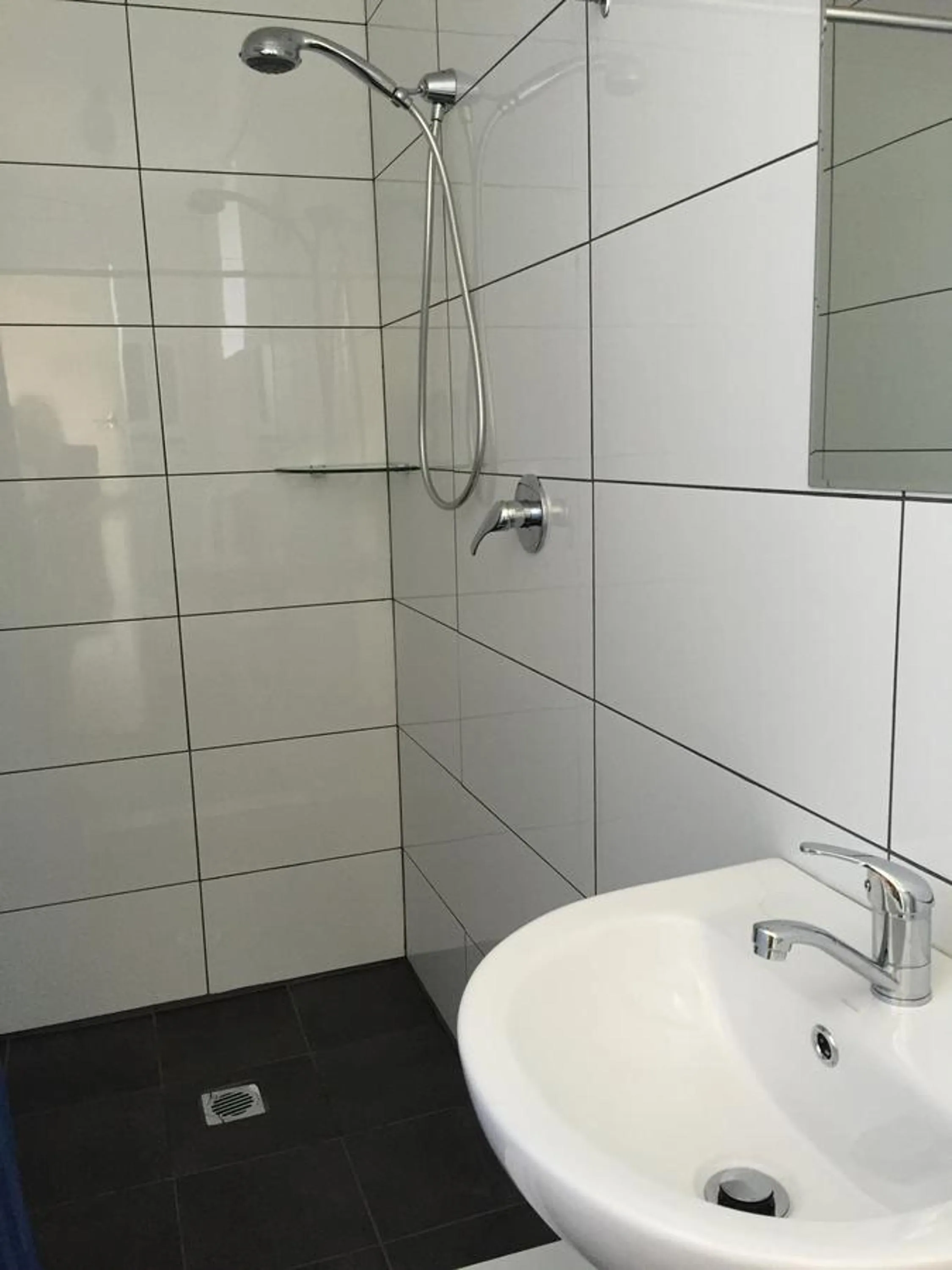 Bathroom in Lithgow Valley Motel