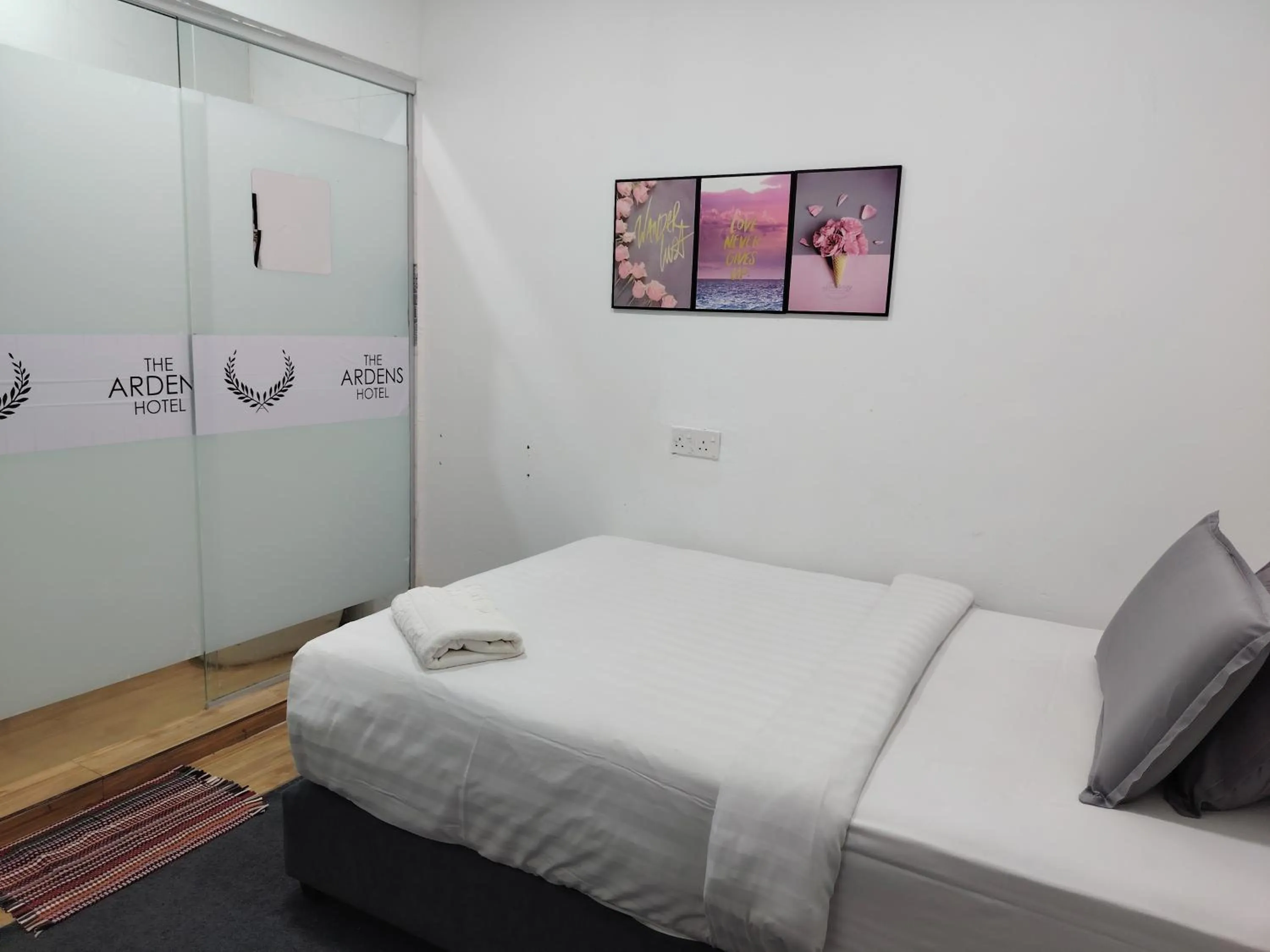 Bed in The Ardens Hotel - Pekan Nenas, Pontian